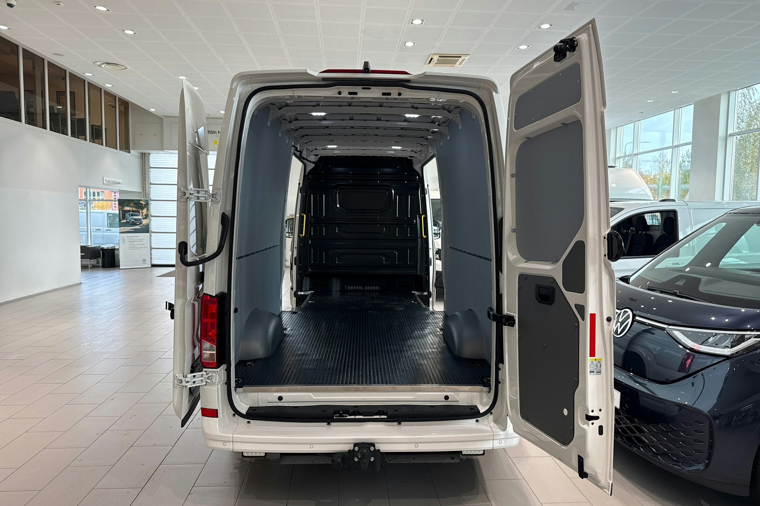 valkoinen Volkswagen Crafter 2025 kuva 12.