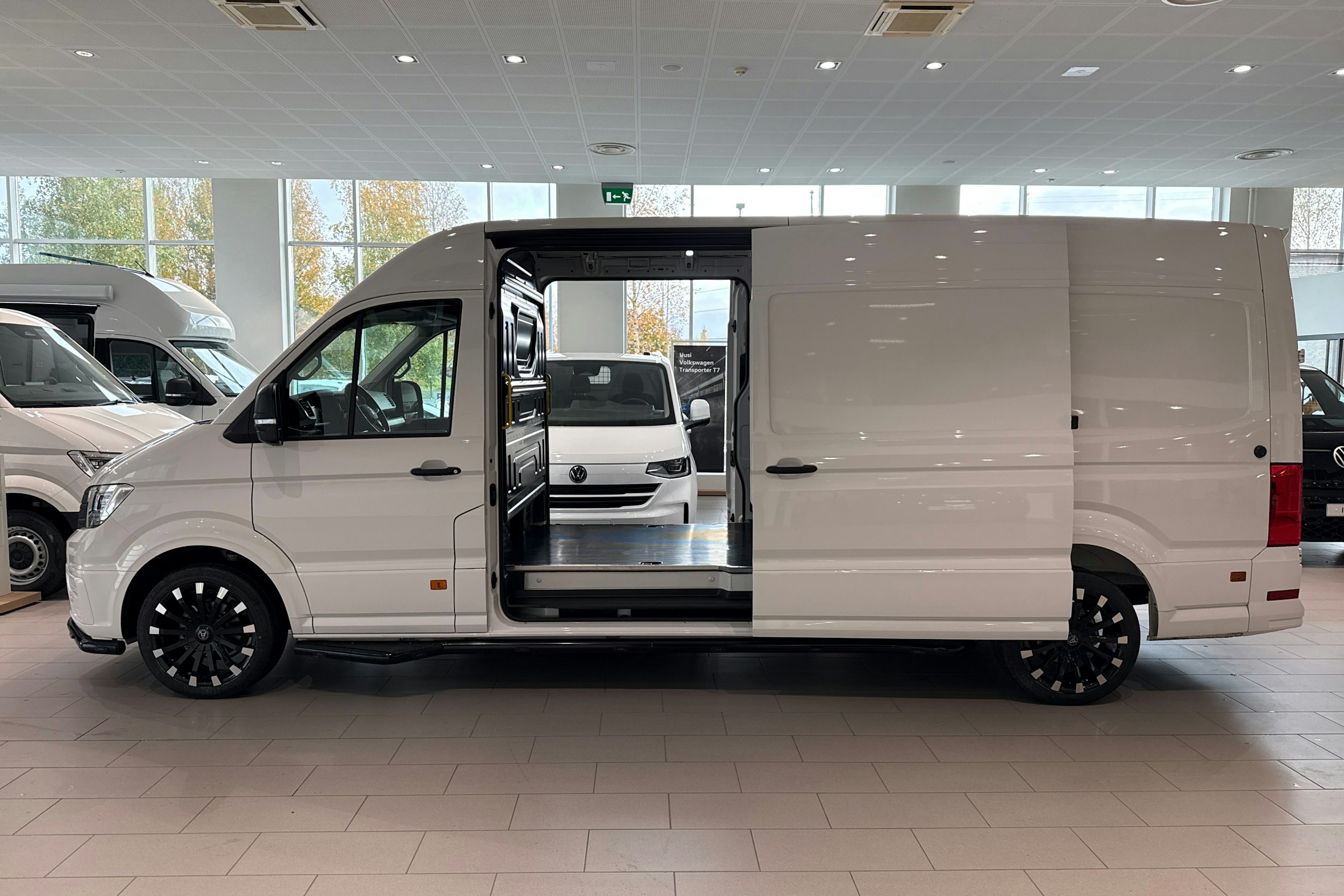 valkoinen Volkswagen Crafter 2025 kuva 13.