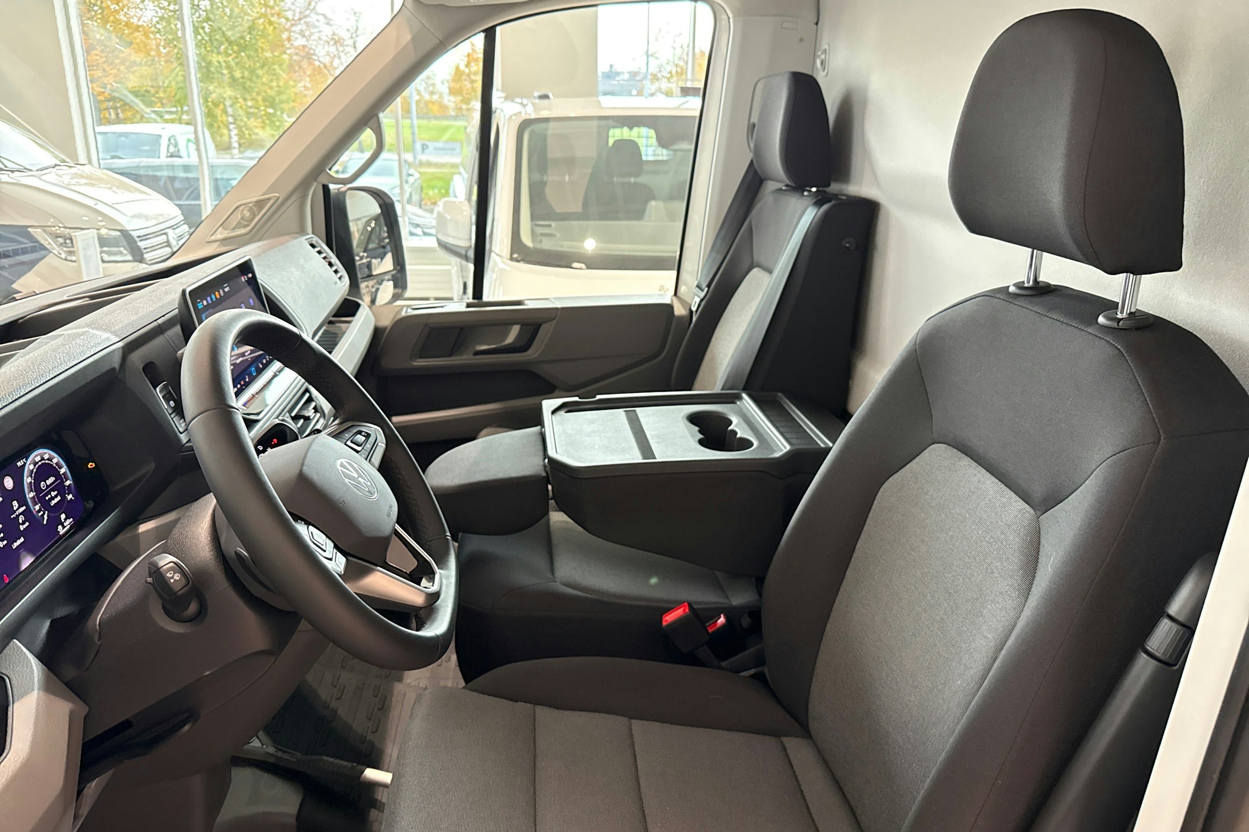 valkoinen Volkswagen Crafter 2025 kuva 28.