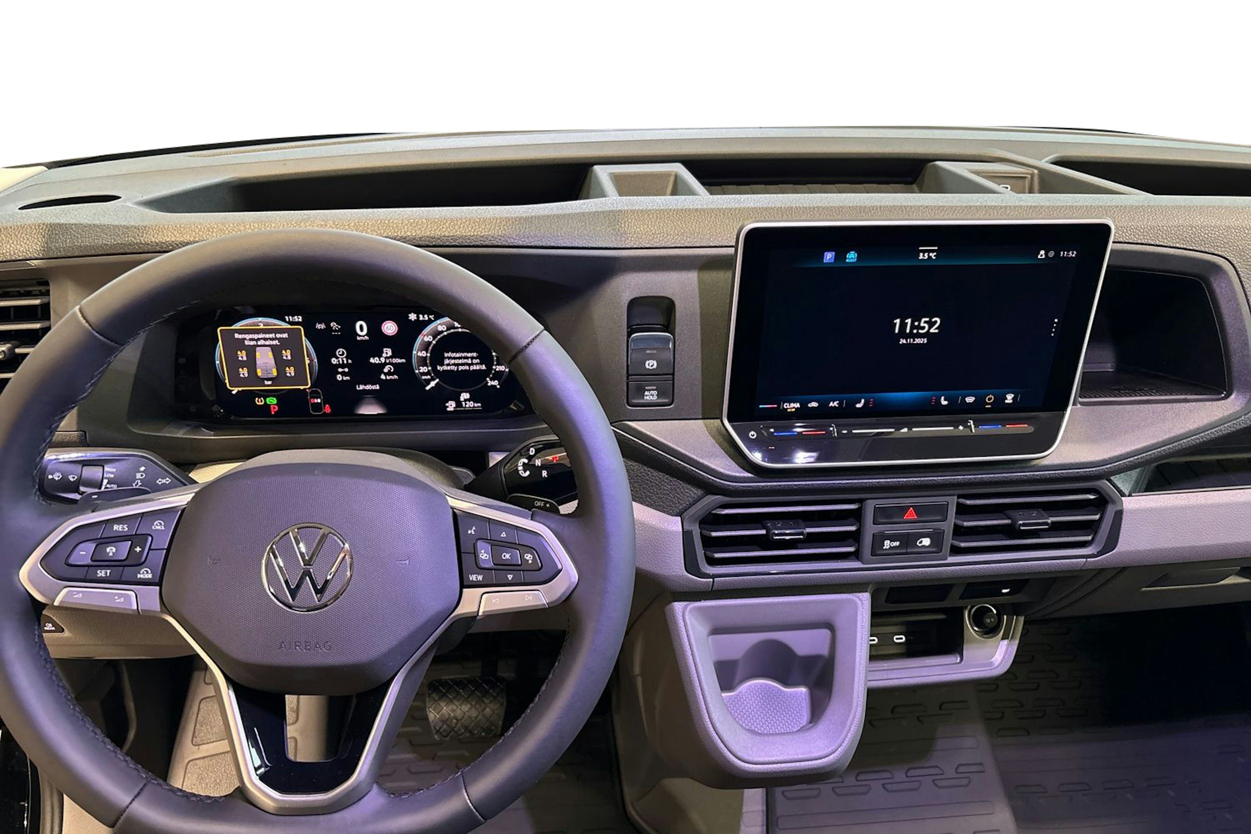 musta Volkswagen Crafter 2025 kuva 9.