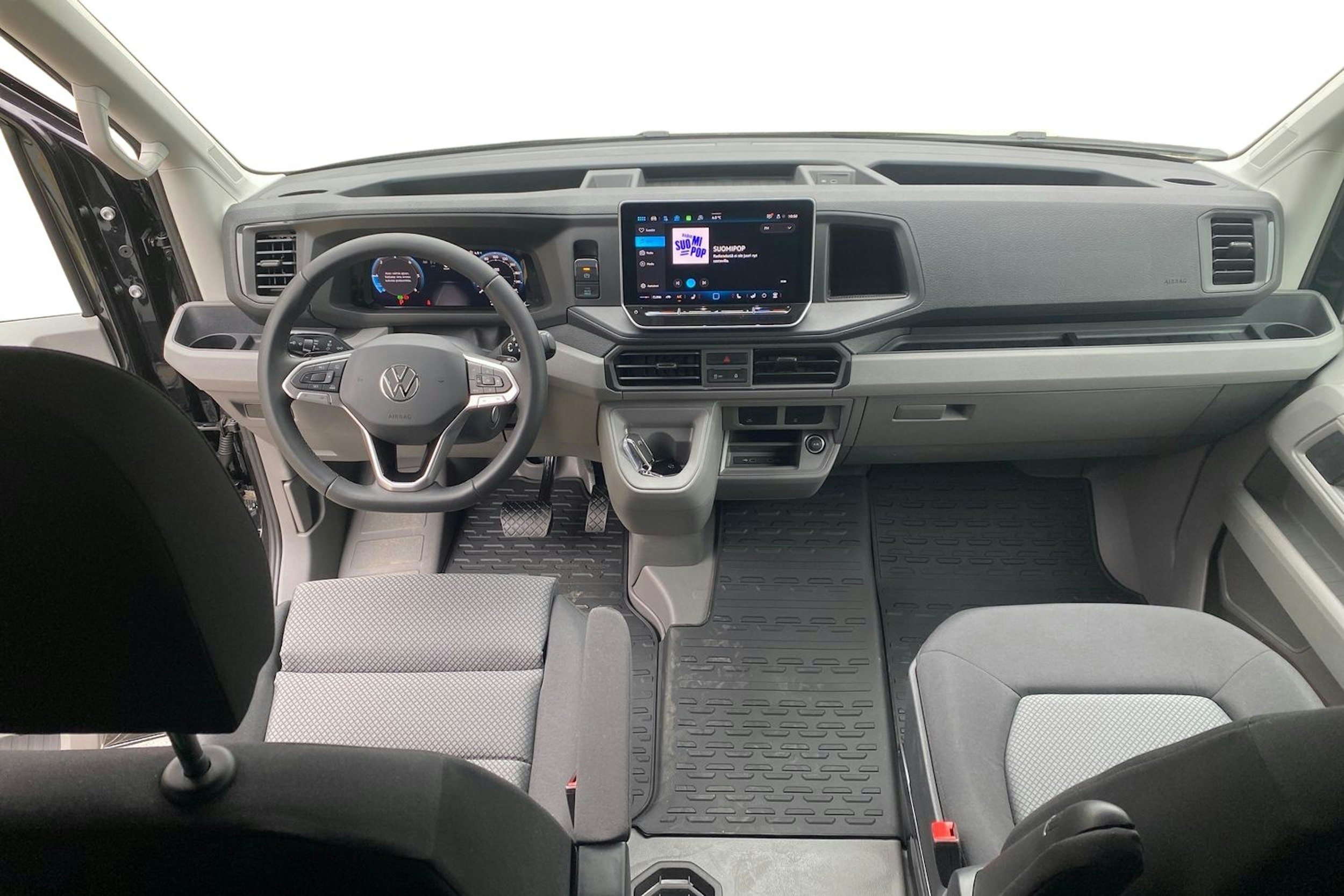 musta Volkswagen Crafter 2025 kuva 9.