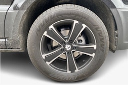 musta Volkswagen Crafter 2025 kuva 11.