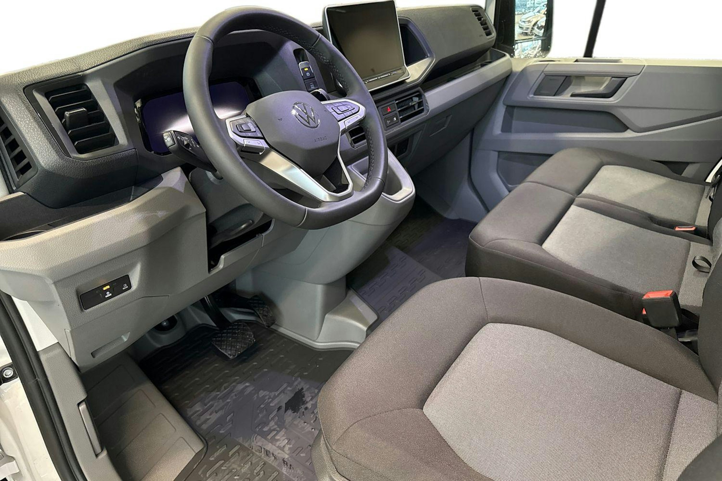 valkoinen Volkswagen Crafter 2025 kuva 8.