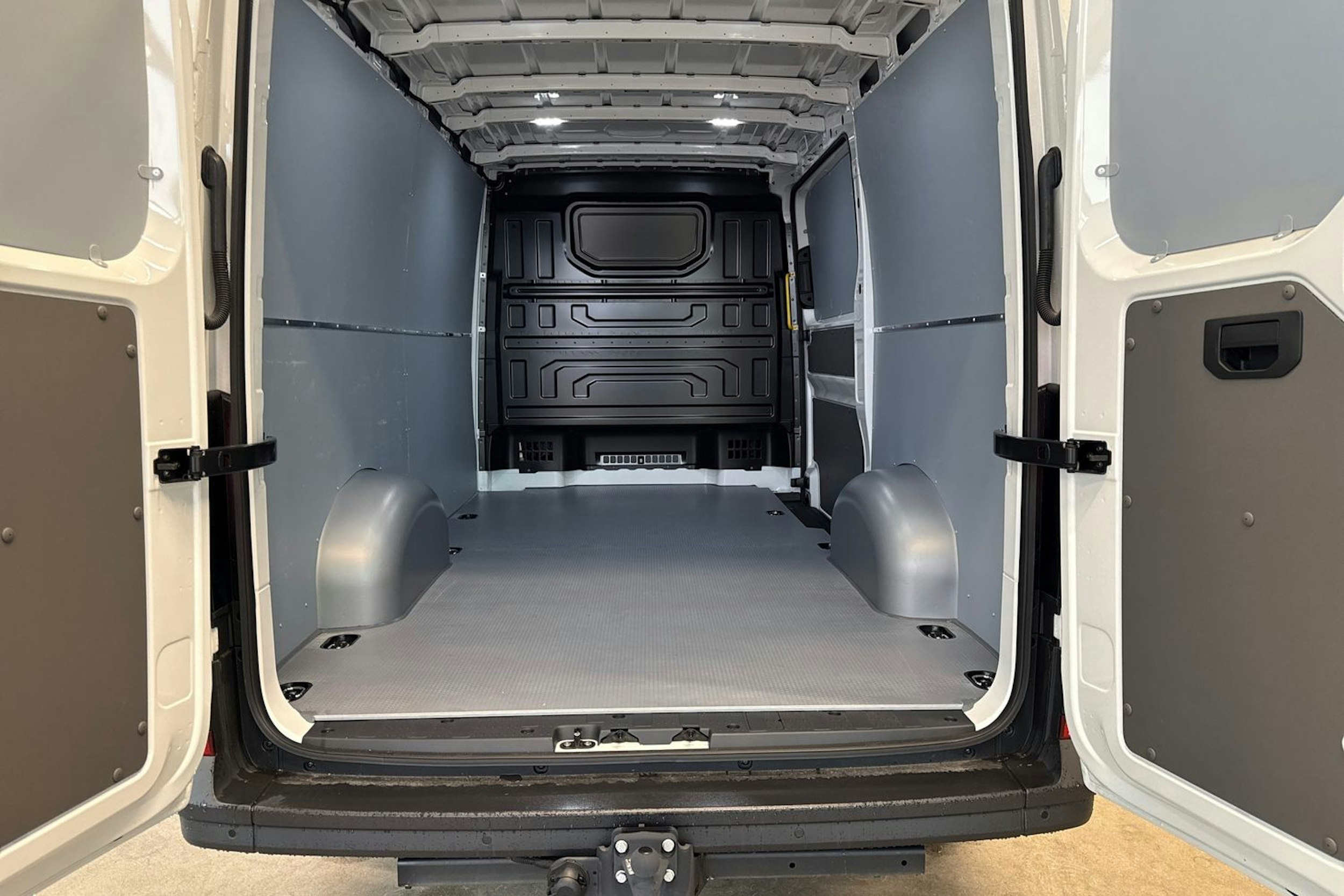 valkoinen Volkswagen Crafter 2025 kuva 12.