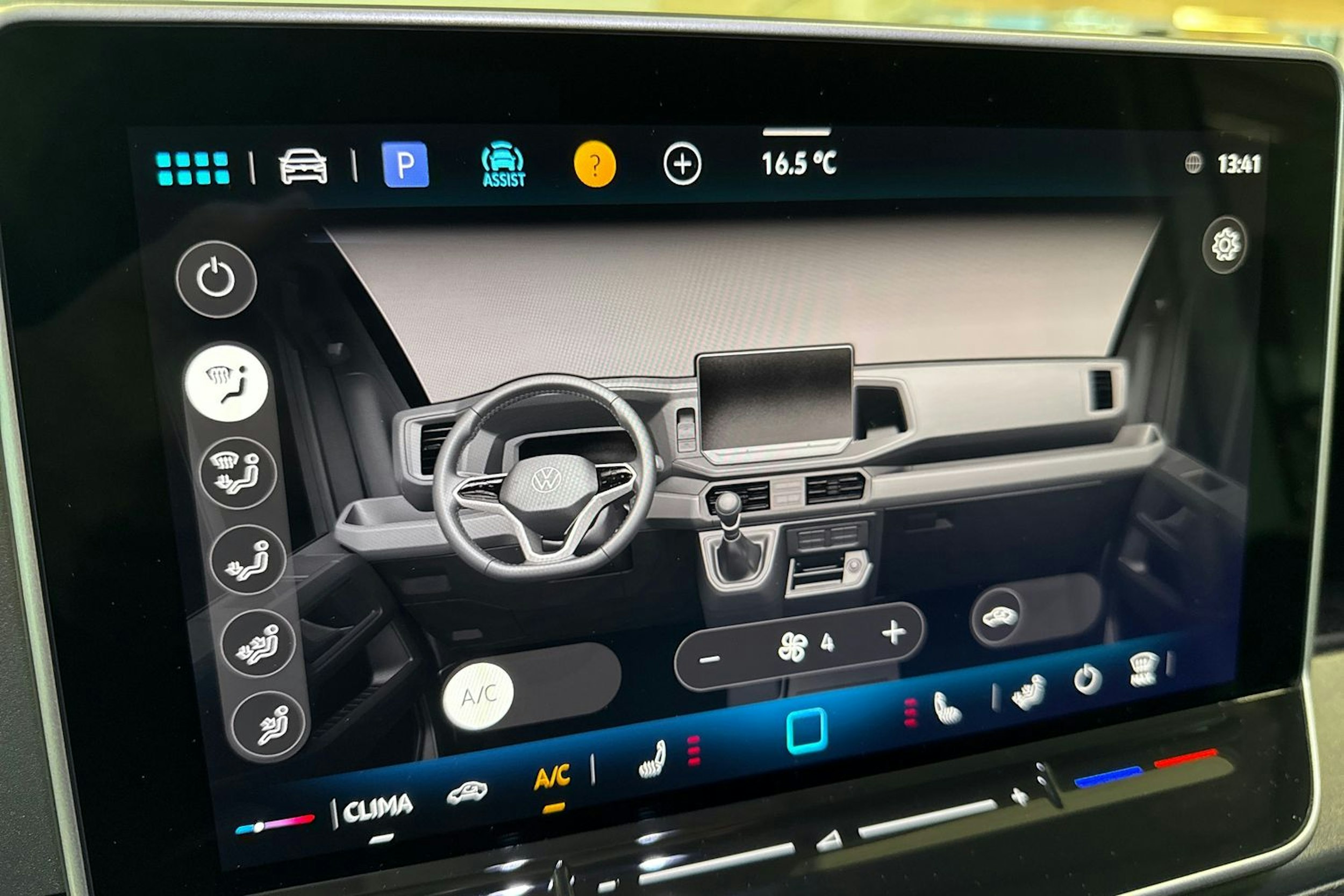 valkoinen Volkswagen Crafter 2025 kuva 16.