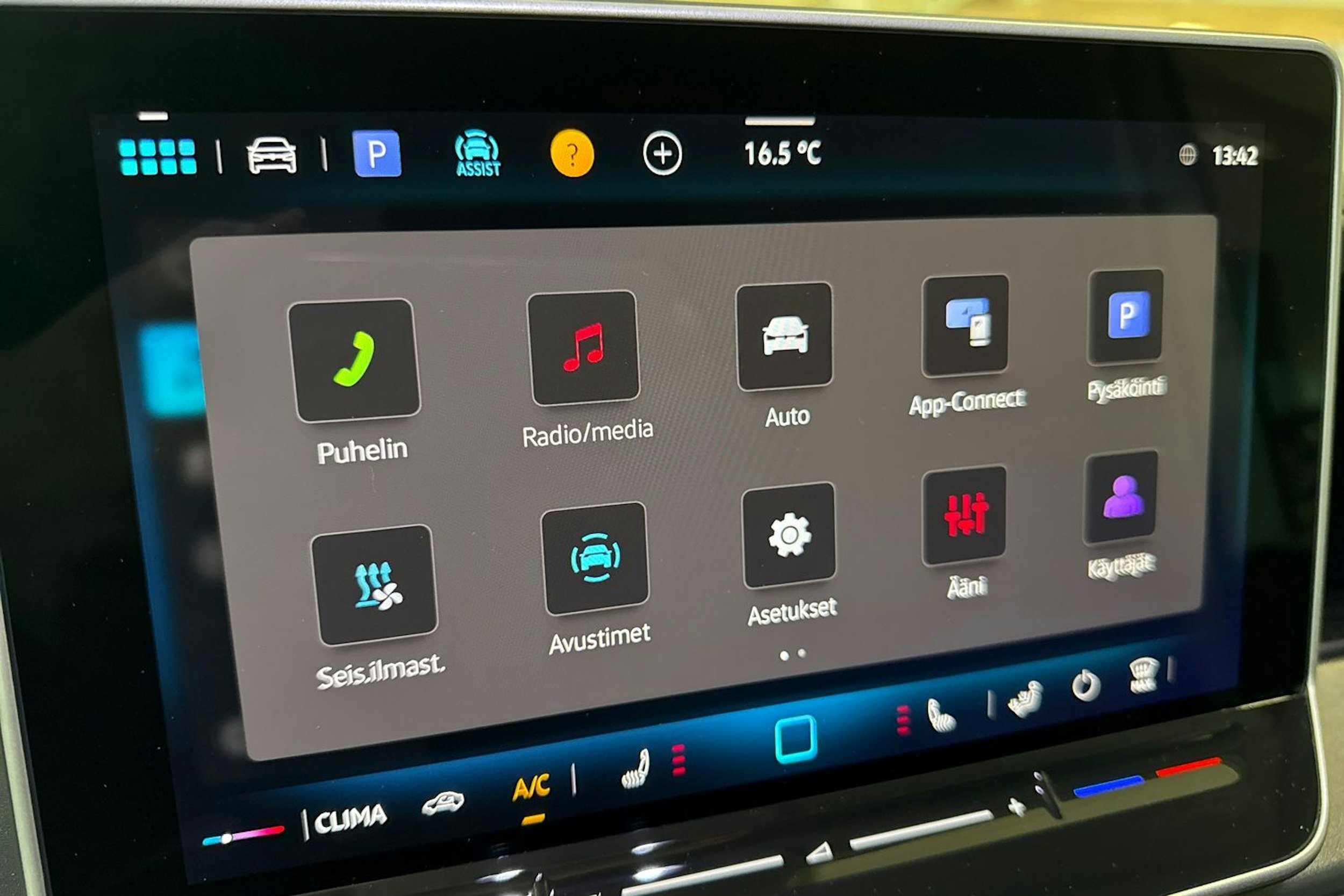 valkoinen Volkswagen Crafter 2025 kuva 17.