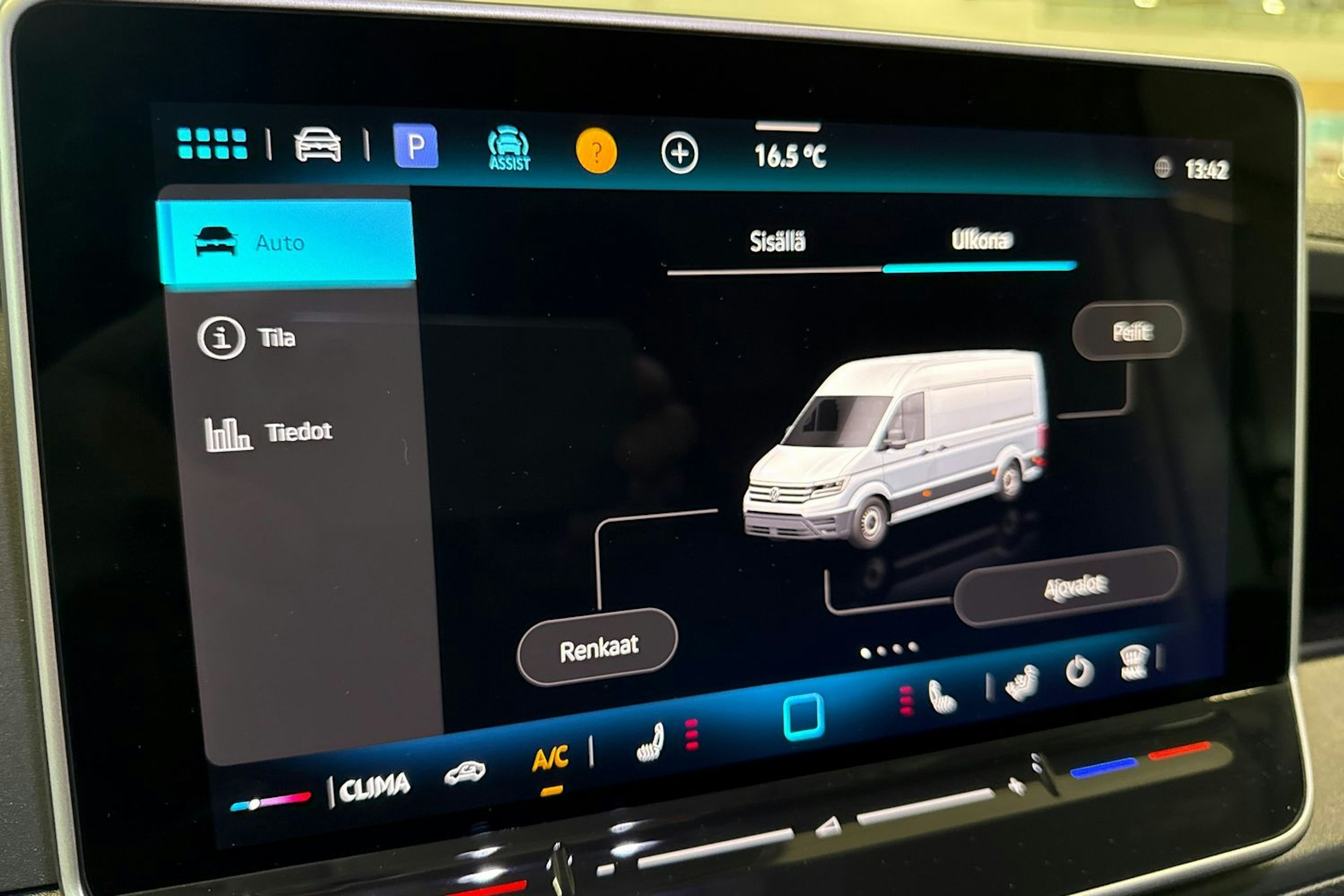 valkoinen Volkswagen Crafter 2025 kuva 19.