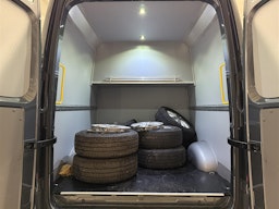 harmaa Volkswagen Crafter 2025 kuva 7.