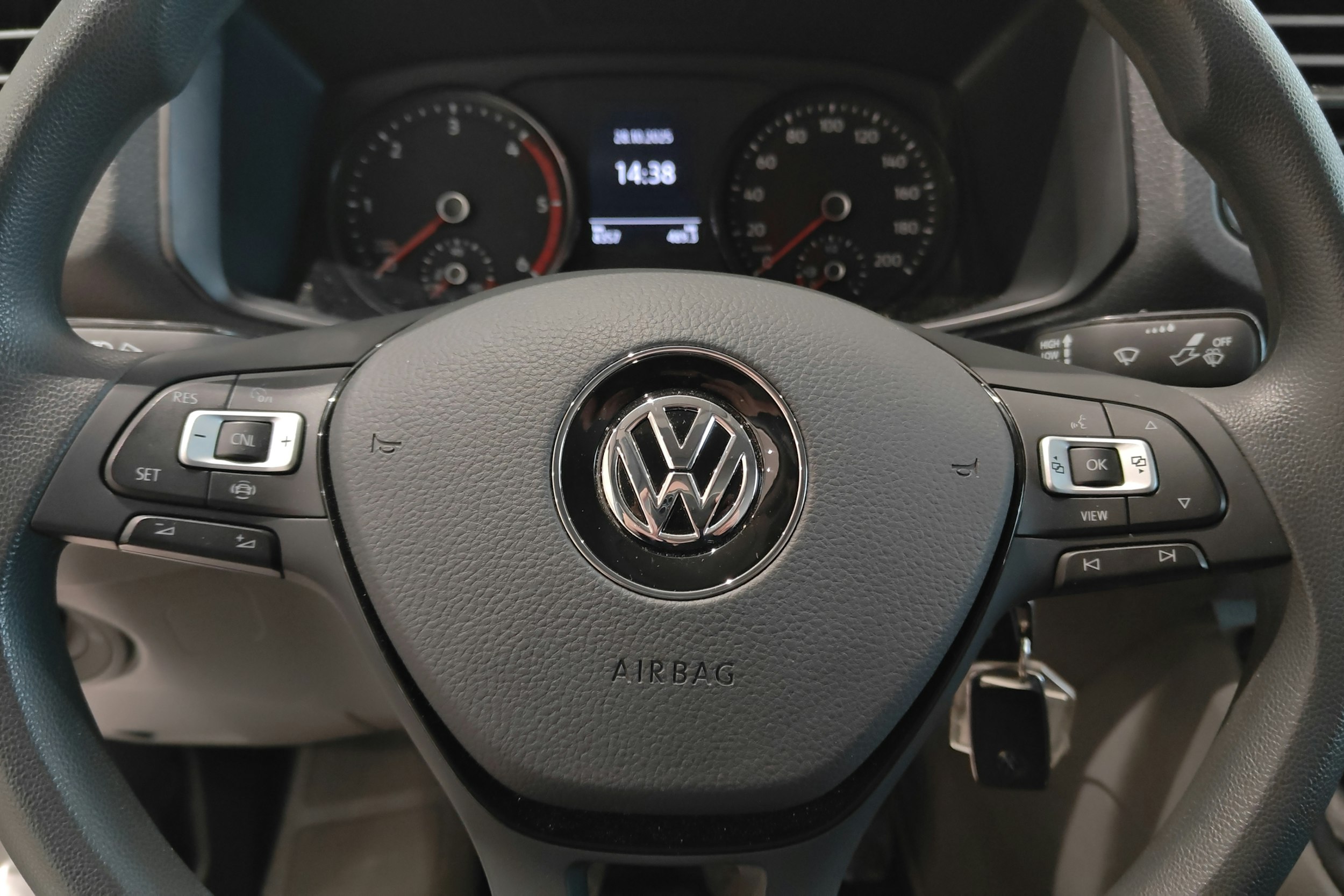 valkoinen Volkswagen Crafter 2025 kuva 16.