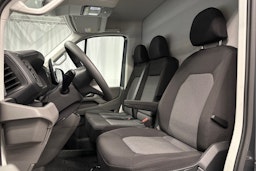 harmaa Volkswagen Crafter 2025 kuva 22.
