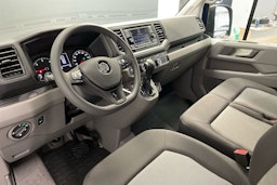 sininen Volkswagen Crafter 2025 kuva 6.