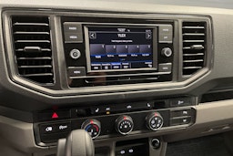 sininen Volkswagen Crafter 2025 kuva 15.