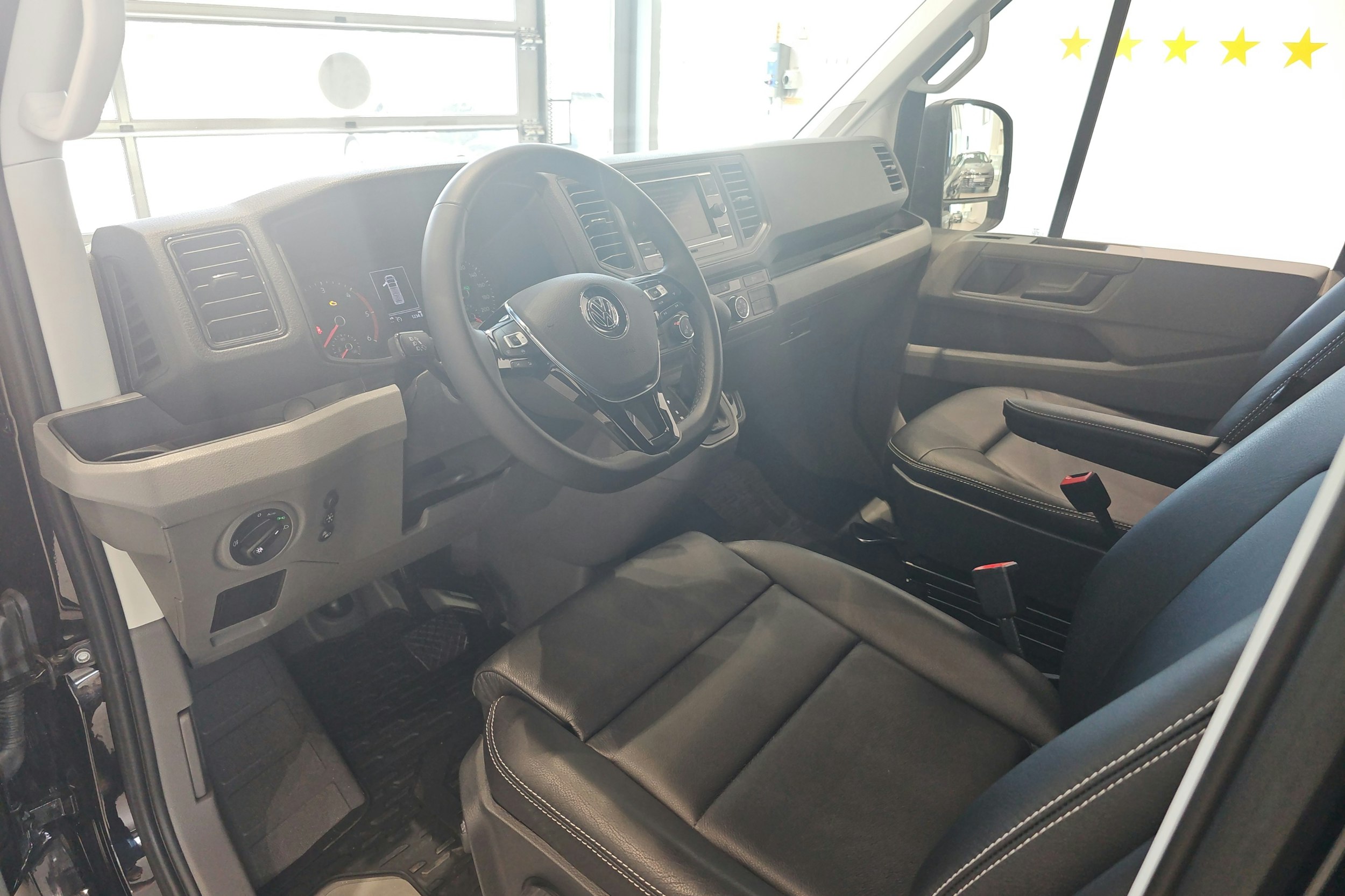 harmaa Volkswagen Crafter 2025 kuva 6.