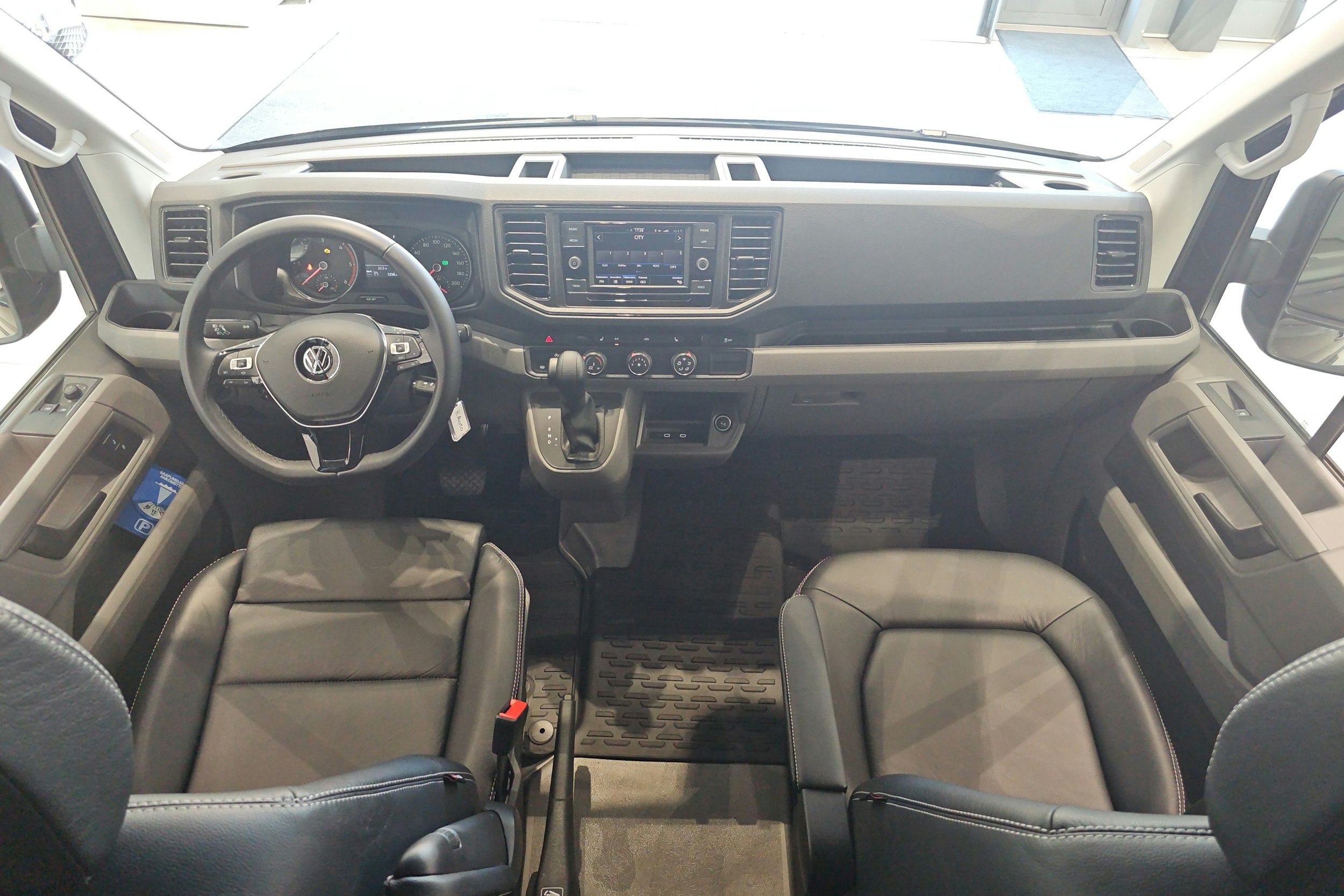harmaa Volkswagen Crafter 2025 kuva 7.