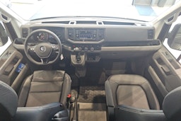 harmaa Volkswagen Crafter 2025 kuva 7.