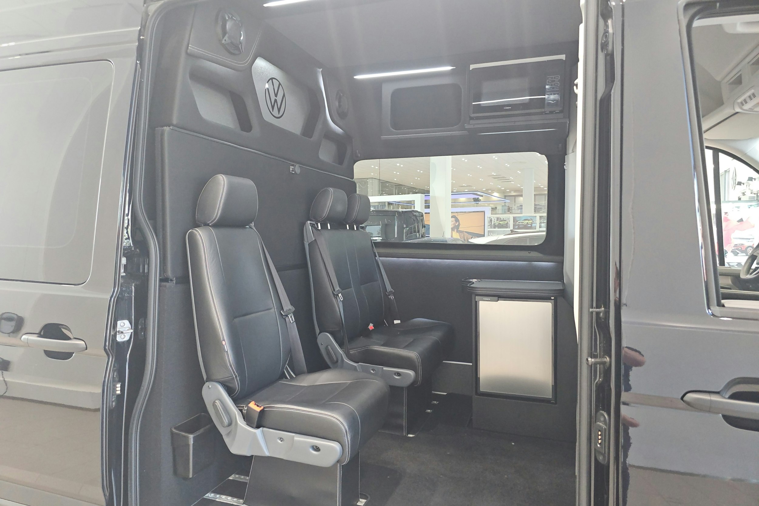 harmaa Volkswagen Crafter 2025 kuva 8.