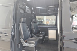 harmaa Volkswagen Crafter 2025 kuva 8.