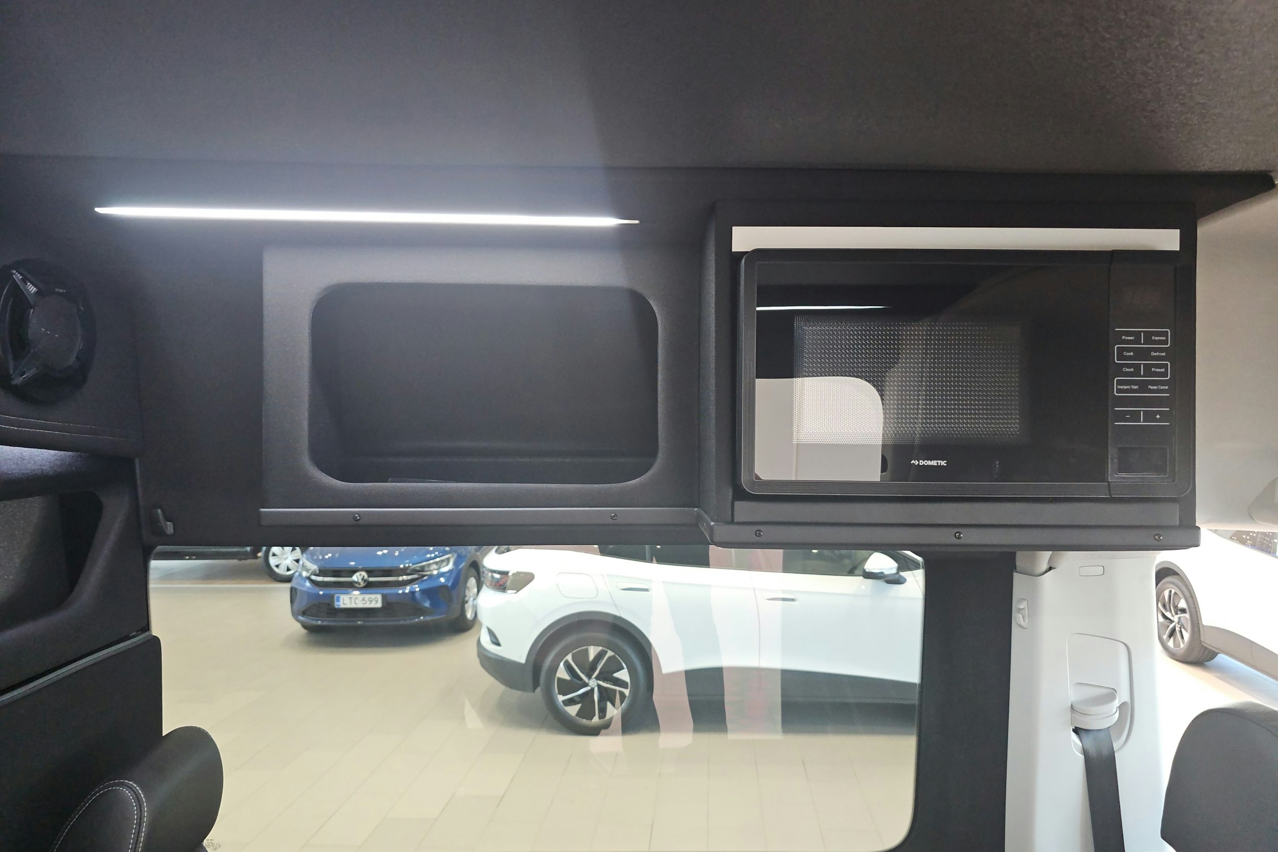 harmaa Volkswagen Crafter 2025 kuva 11.