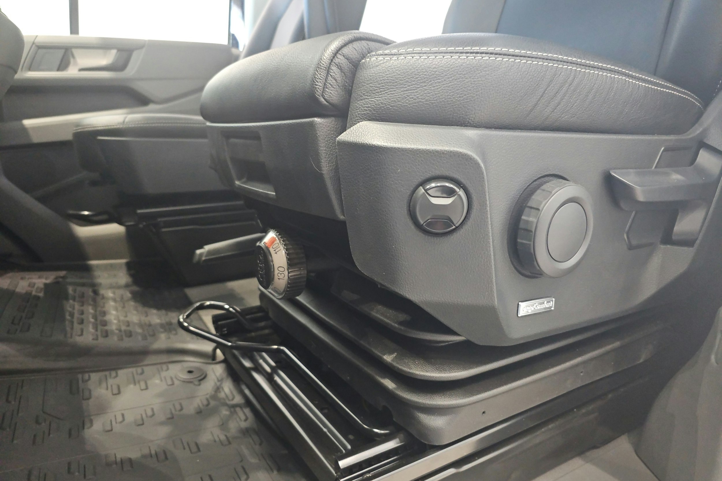 harmaa Volkswagen Crafter 2025 kuva 14.