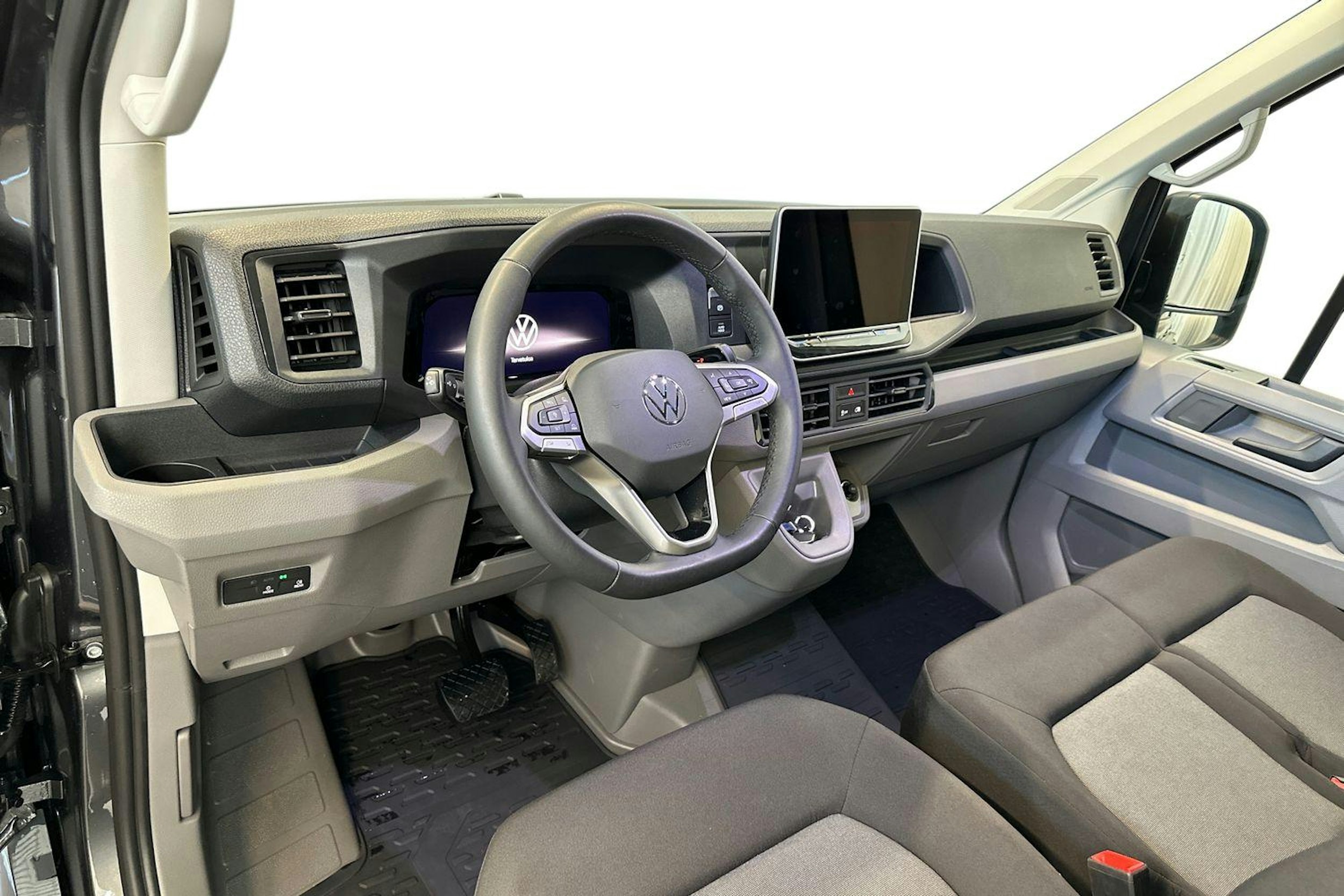 harmaa Volkswagen Crafter 2025 kuva 8.