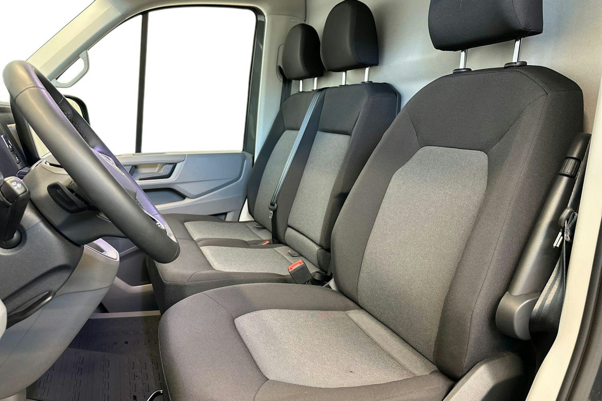 harmaa Volkswagen Crafter 2025 kuva 10.
