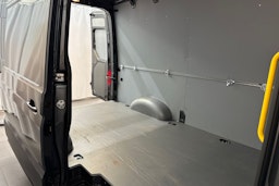 harmaa Volkswagen Crafter 2025 kuva 13.