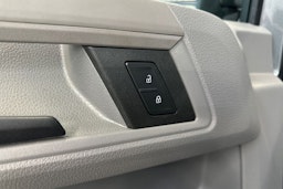 harmaa Volkswagen Crafter 2025 kuva 15.