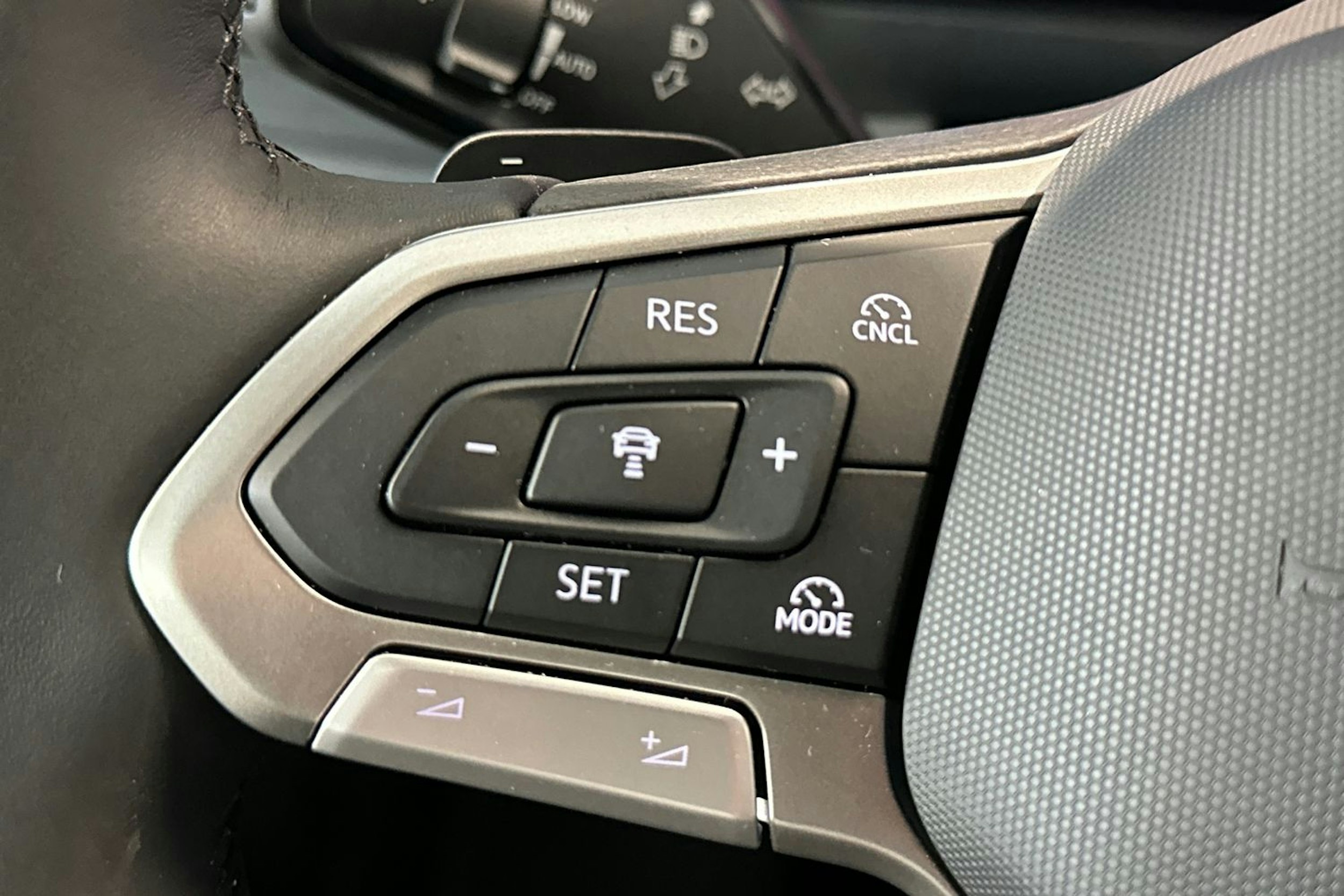 harmaa Volkswagen Crafter 2025 kuva 18.