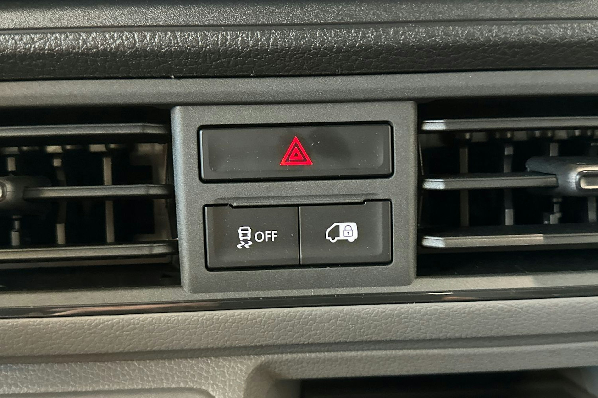 harmaa Volkswagen Crafter 2025 kuva 25.