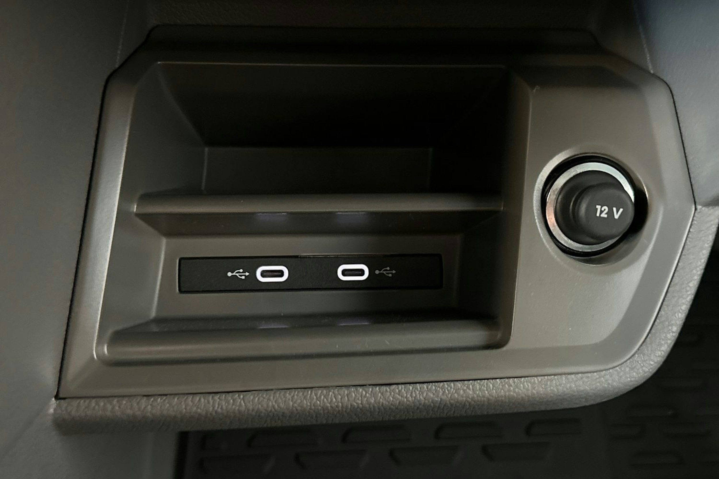 harmaa Volkswagen Crafter 2025 kuva 28.