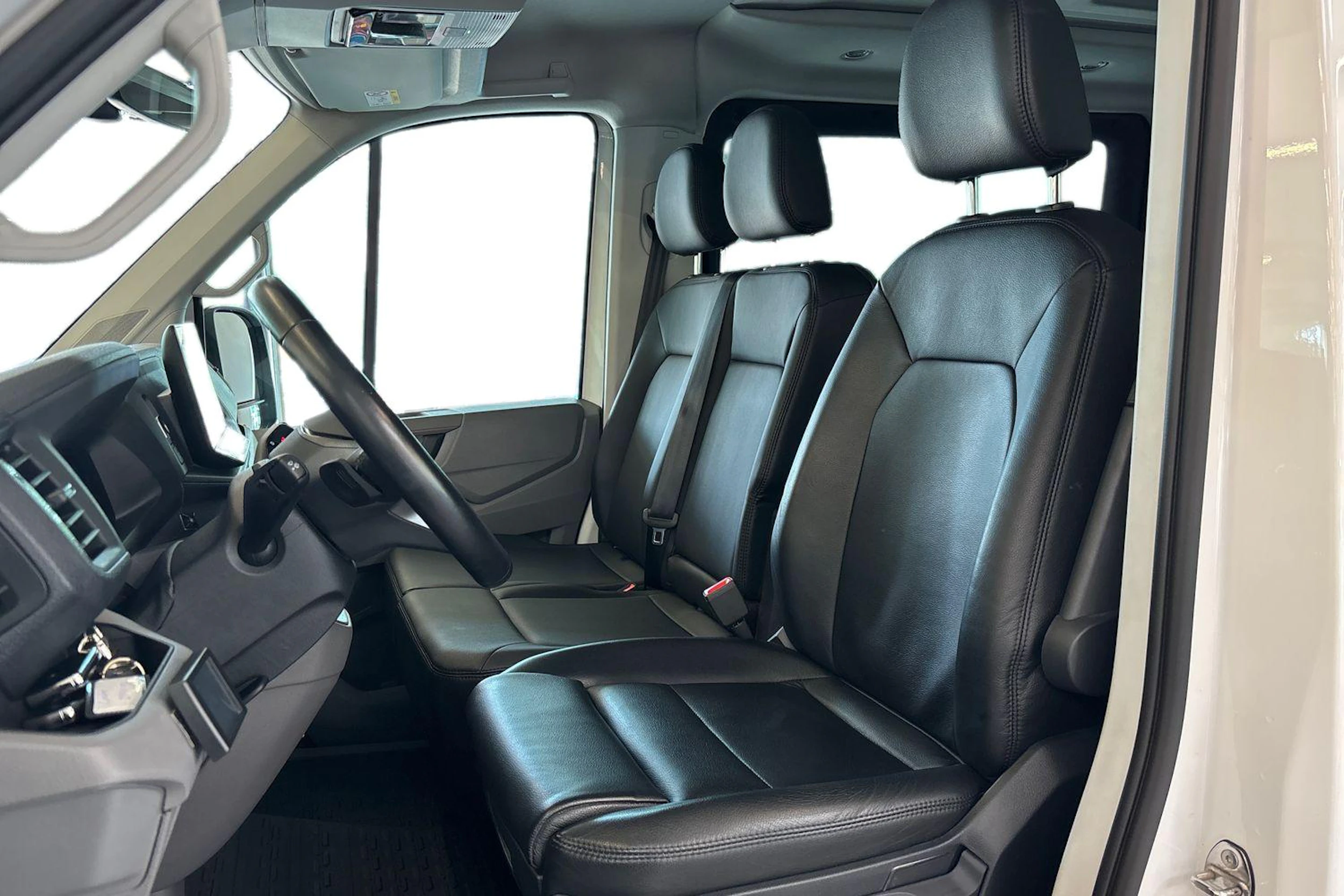 valkoinen Volkswagen Crafter 2025 kuva 11.