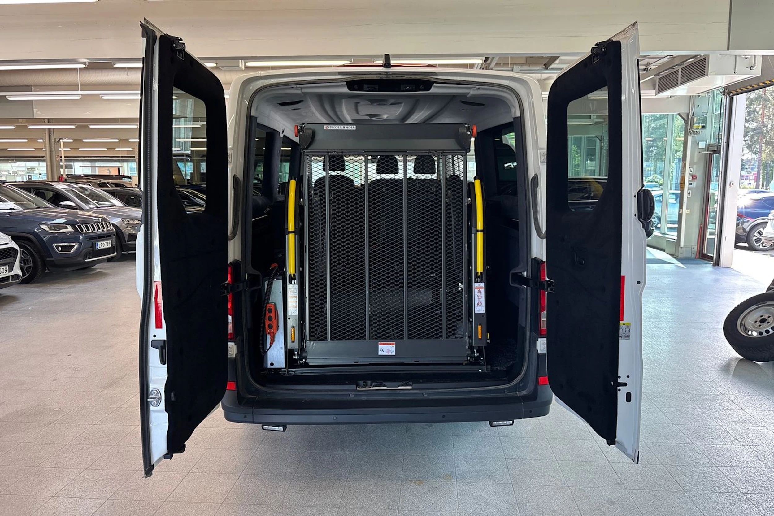 valkoinen Volkswagen Crafter 2025 kuva 29.