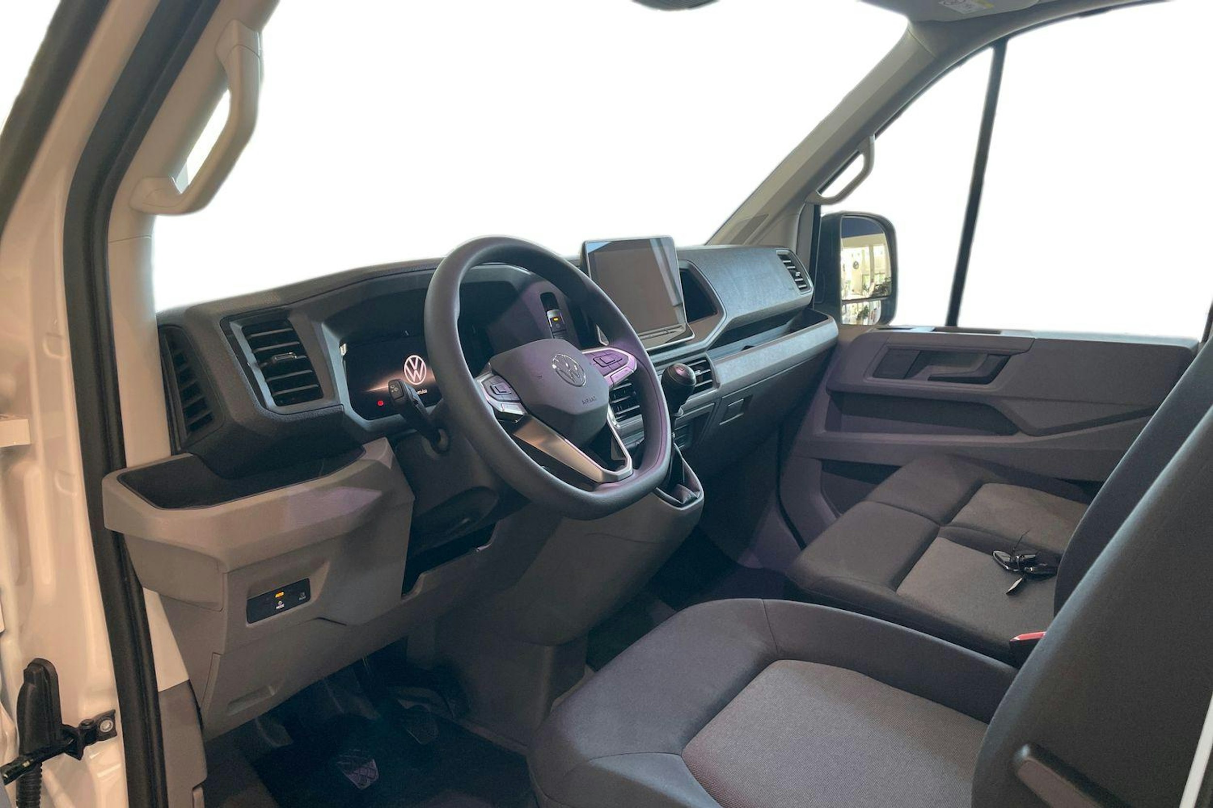 valkoinen Volkswagen Crafter 2025 kuva 8.