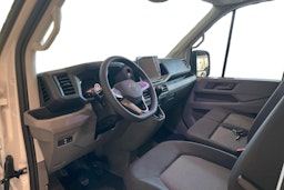 valkoinen Volkswagen Crafter 2025 kuva 8.