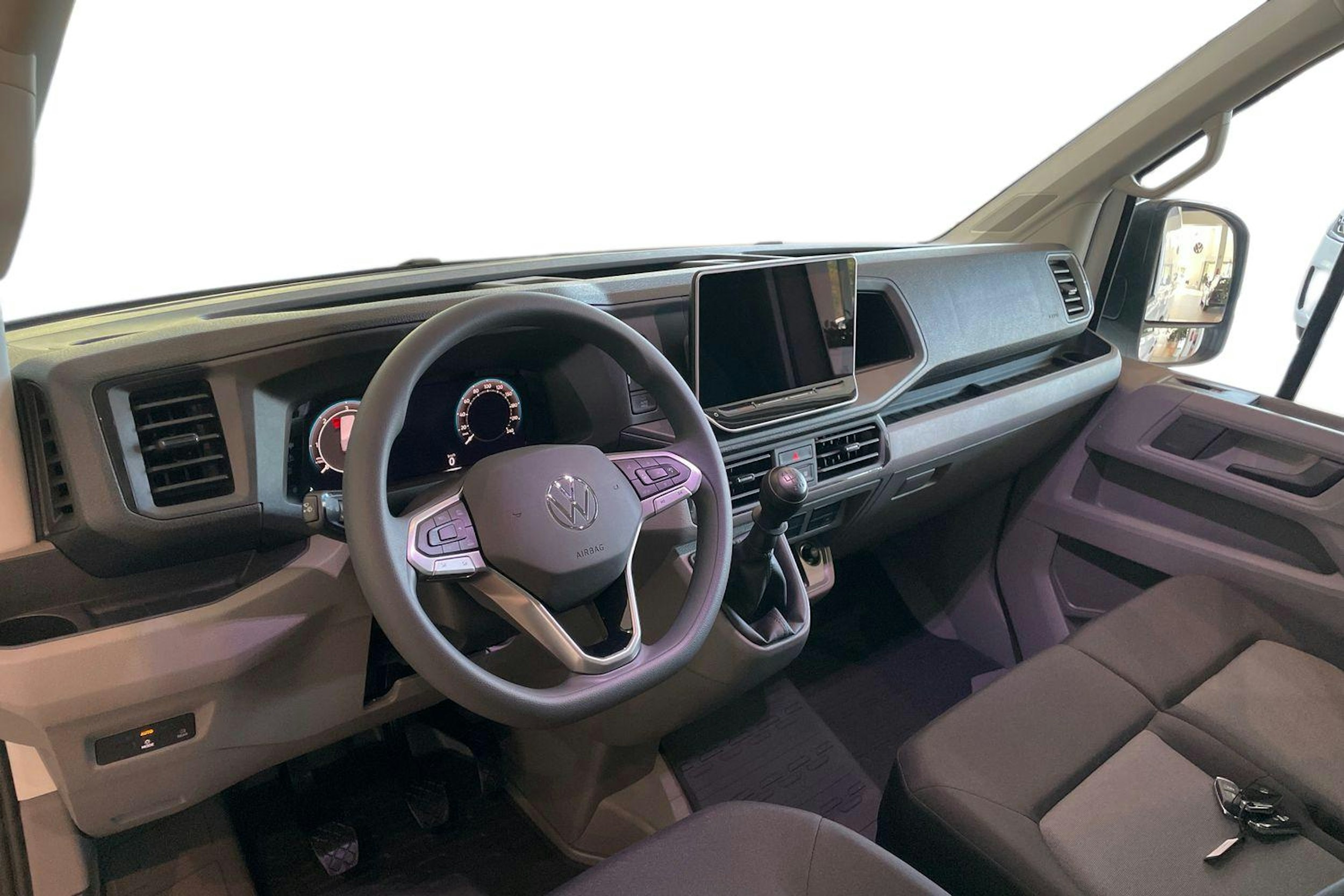 valkoinen Volkswagen Crafter 2025 kuva 9.