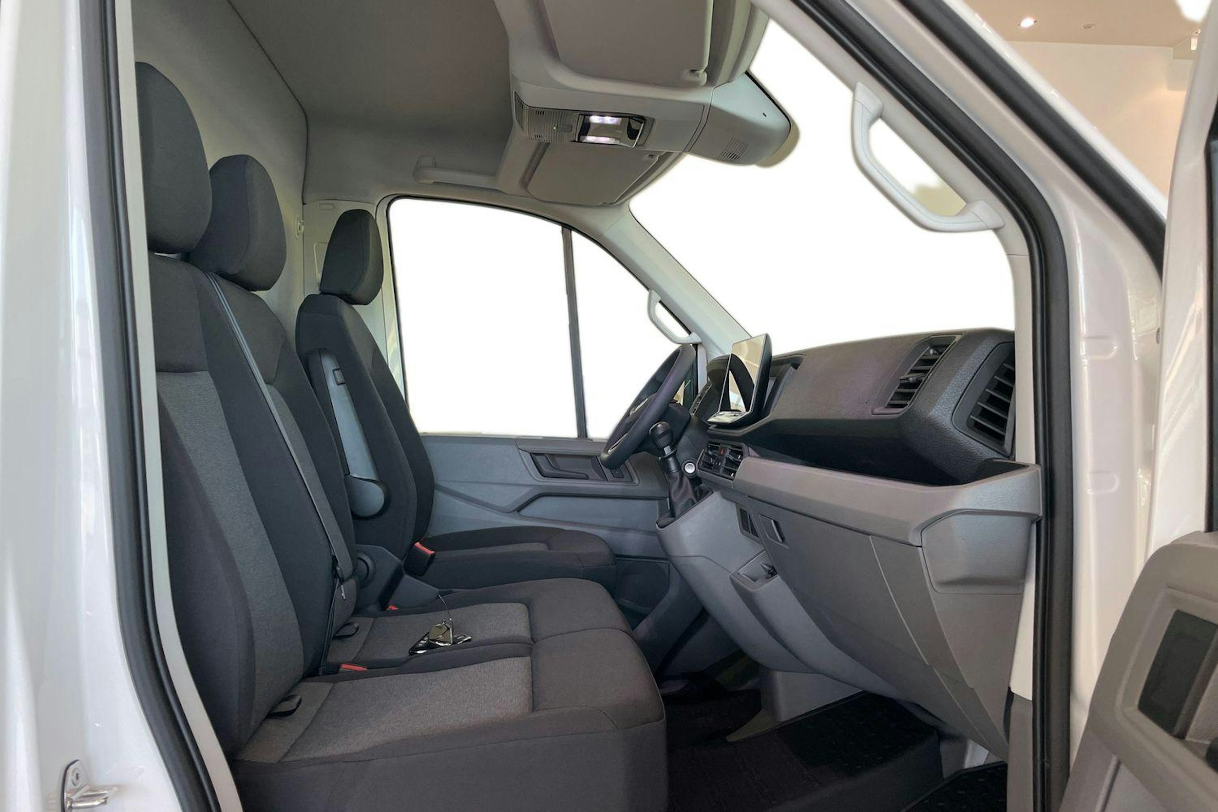 valkoinen Volkswagen Crafter 2025 kuva 10.