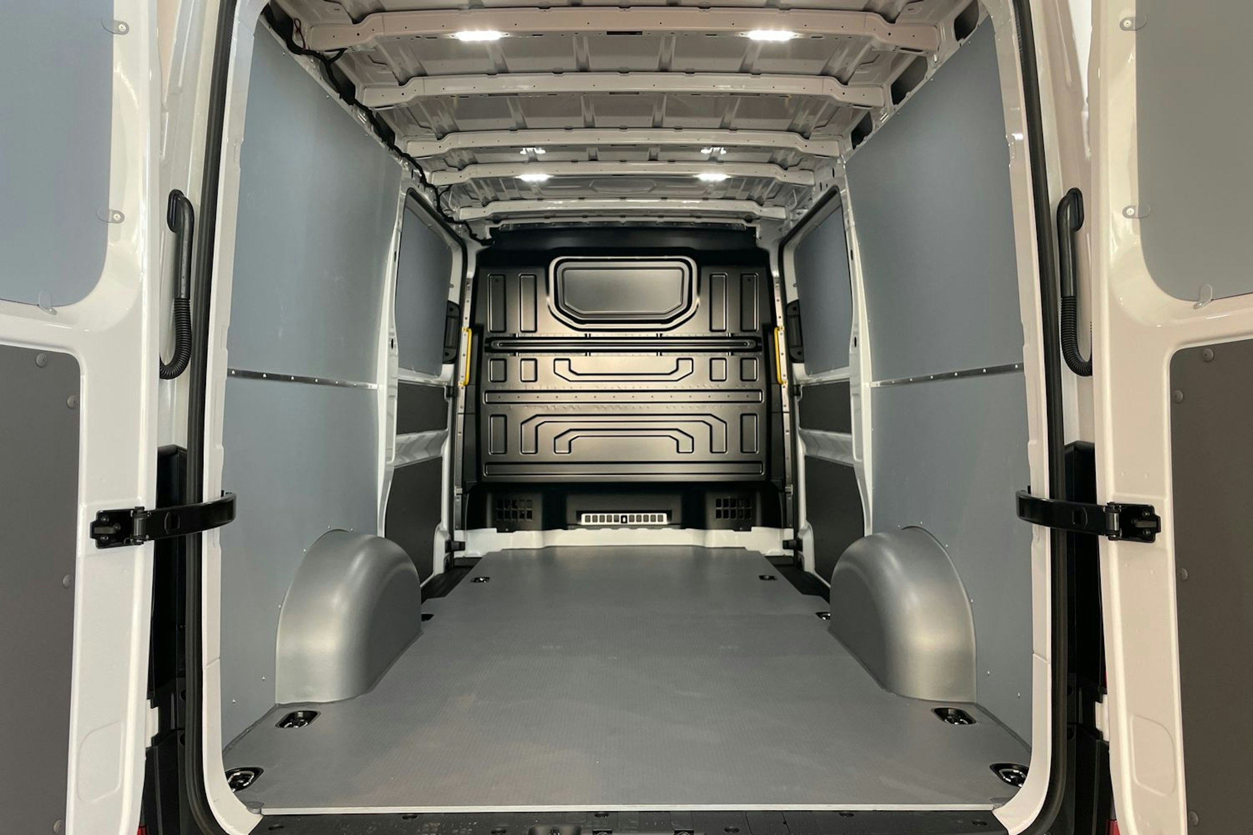 valkoinen Volkswagen Crafter 2025 kuva 12.