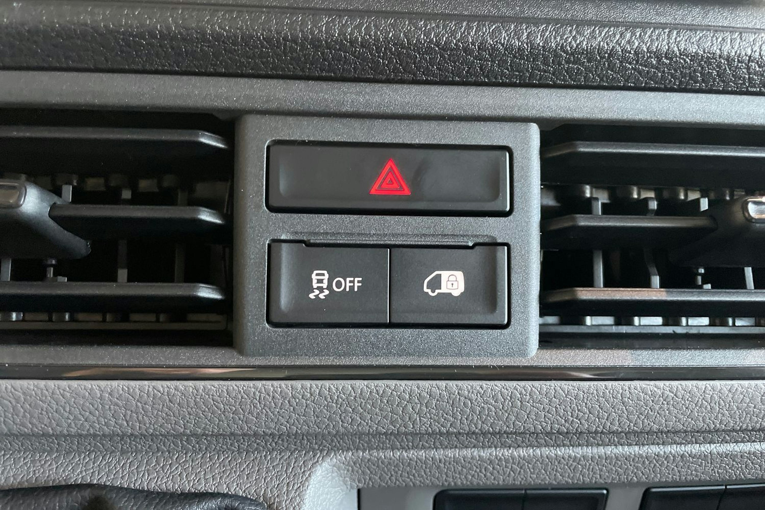 valkoinen Volkswagen Crafter 2025 kuva 16.
