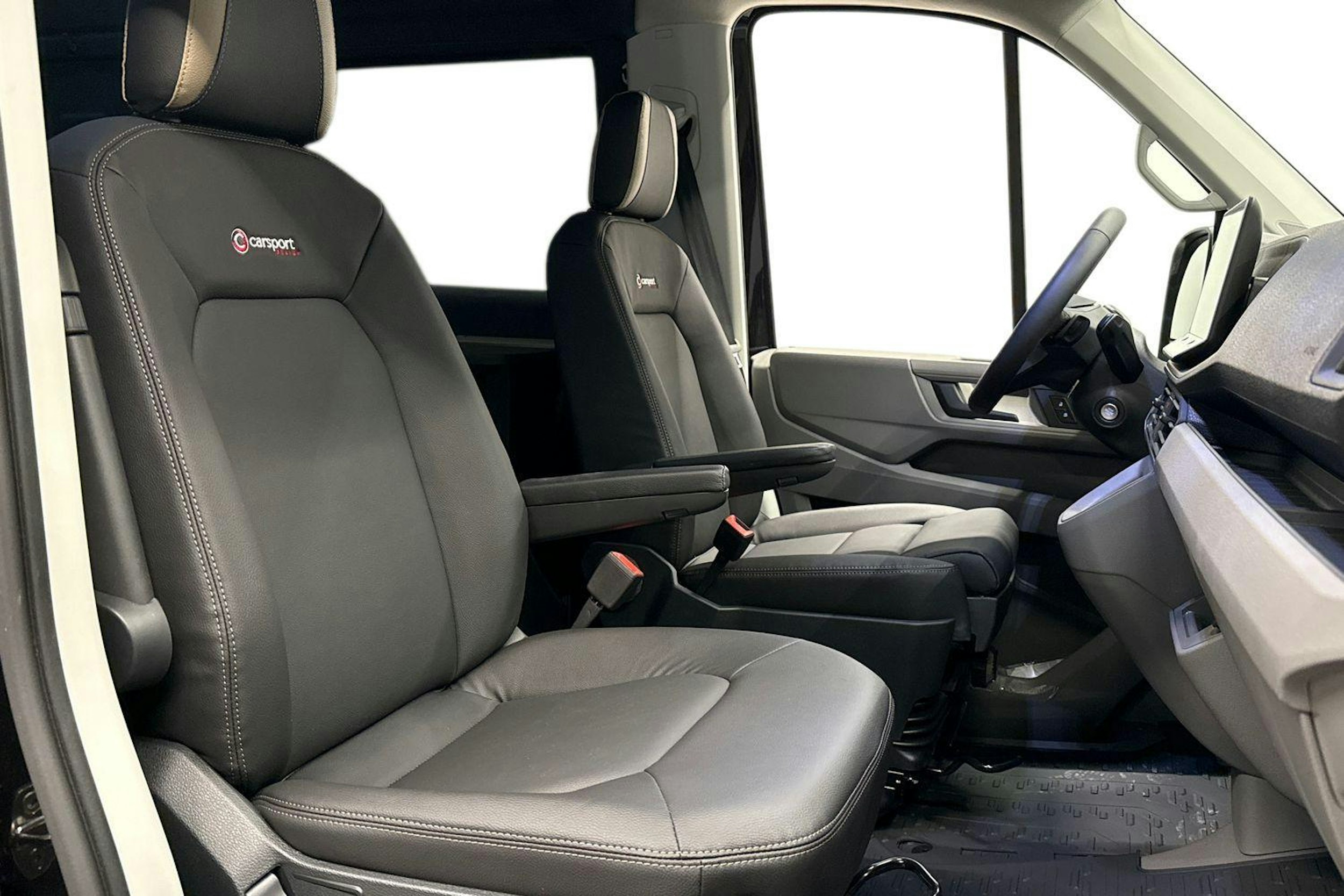 met. musta Volkswagen Crafter 2026 kuva 8.