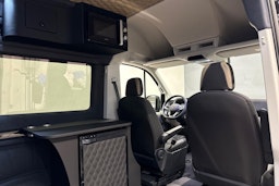 met. musta Volkswagen Crafter 2026 kuva 11.