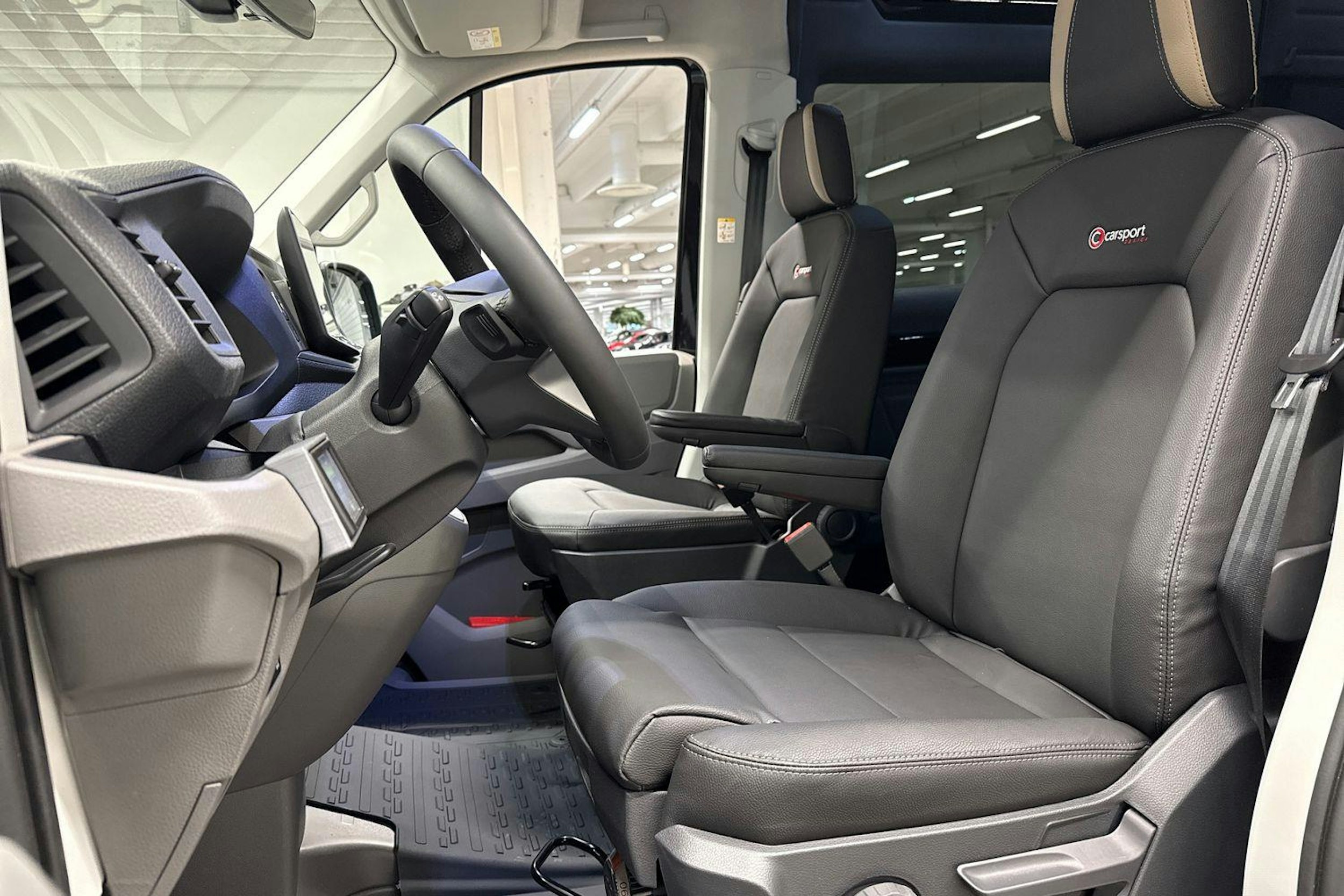 met. musta Volkswagen Crafter 2026 kuva 16.