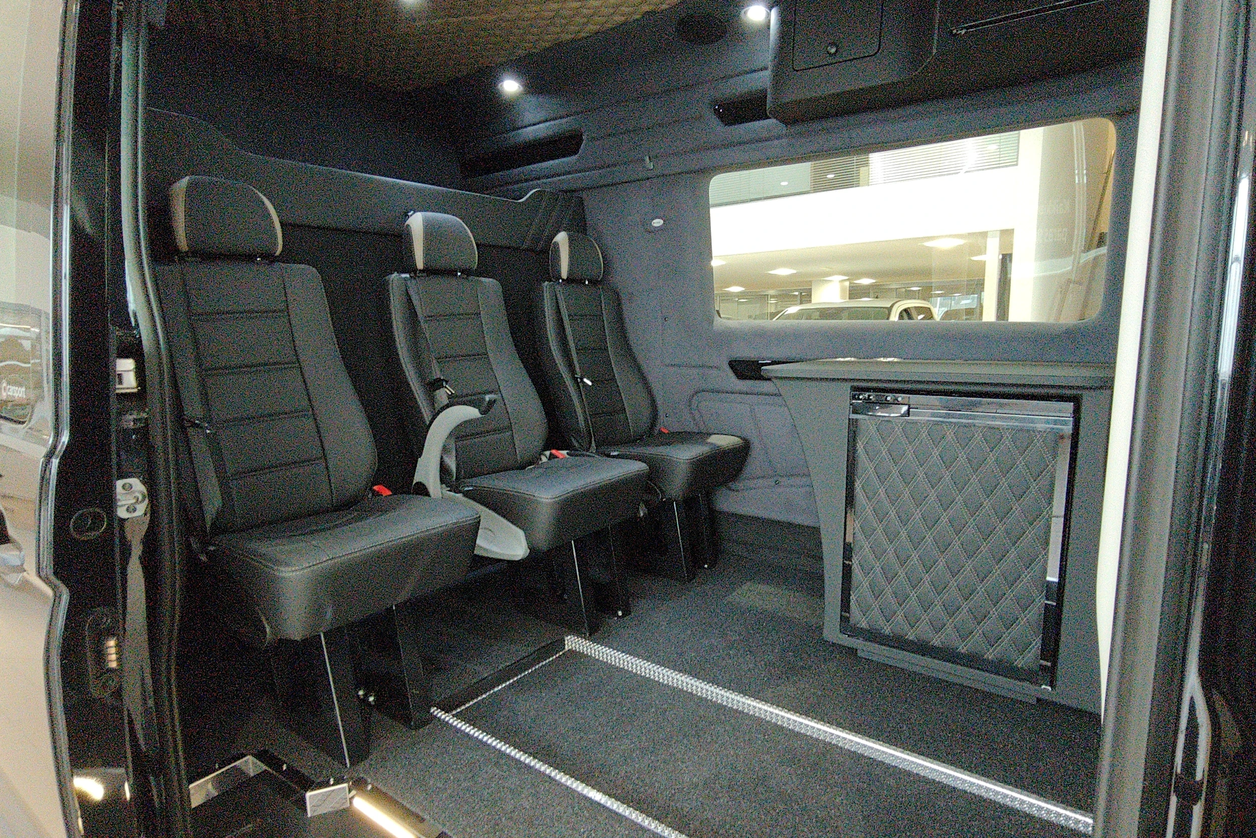 met. musta Volkswagen Crafter 2026 kuva 22.