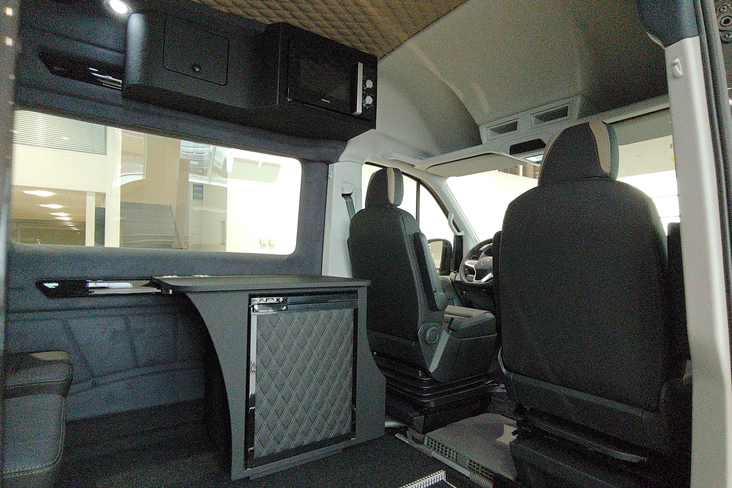 met. musta Volkswagen Crafter 2026 kuva 23.