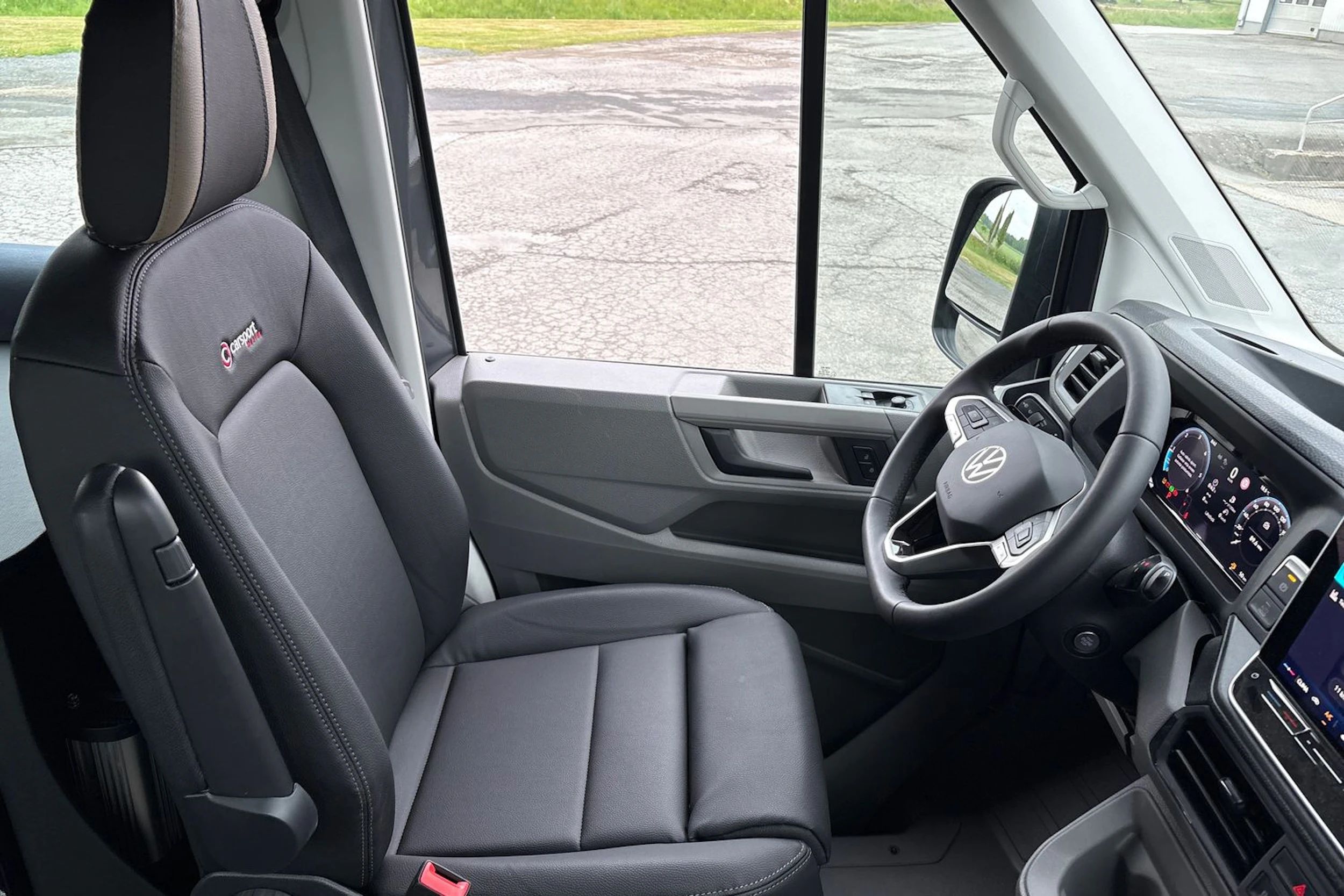 harmaa Volkswagen Crafter 2026 kuva 15.