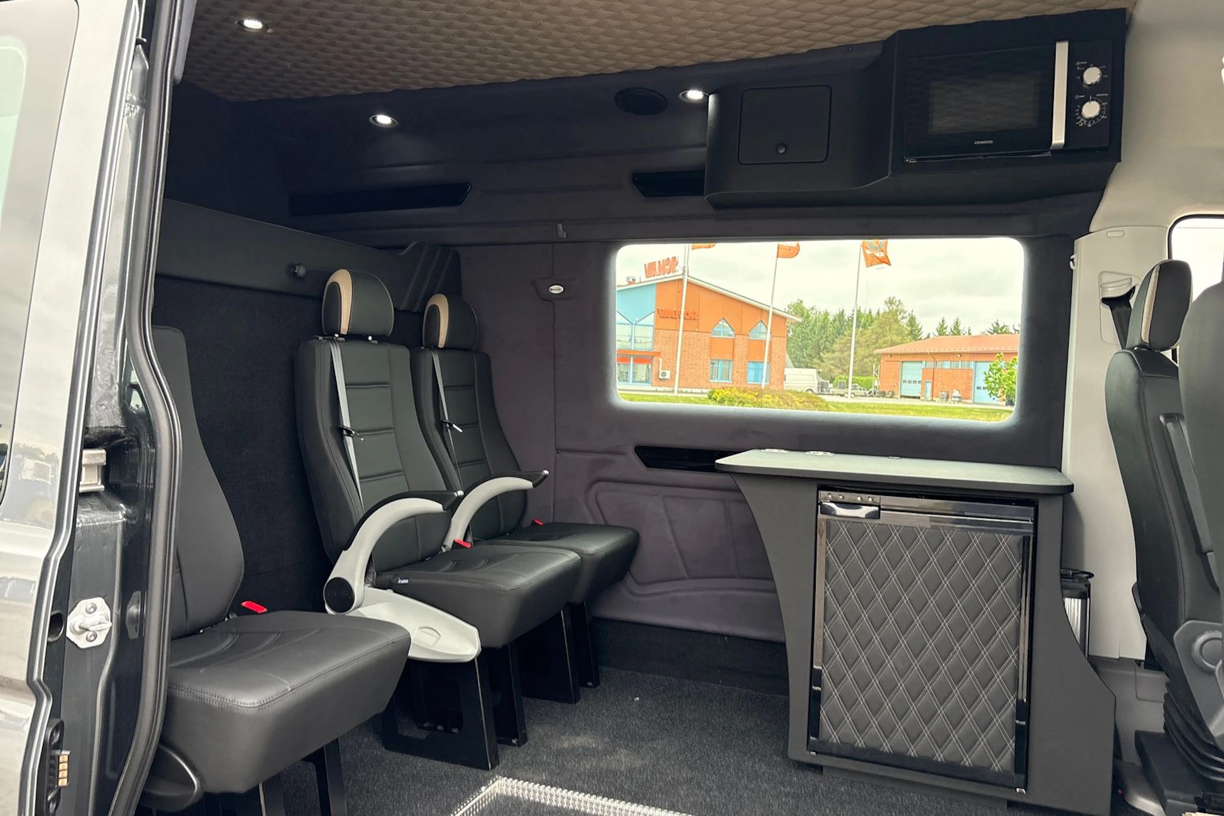 harmaa Volkswagen Crafter 2026 kuva 18.