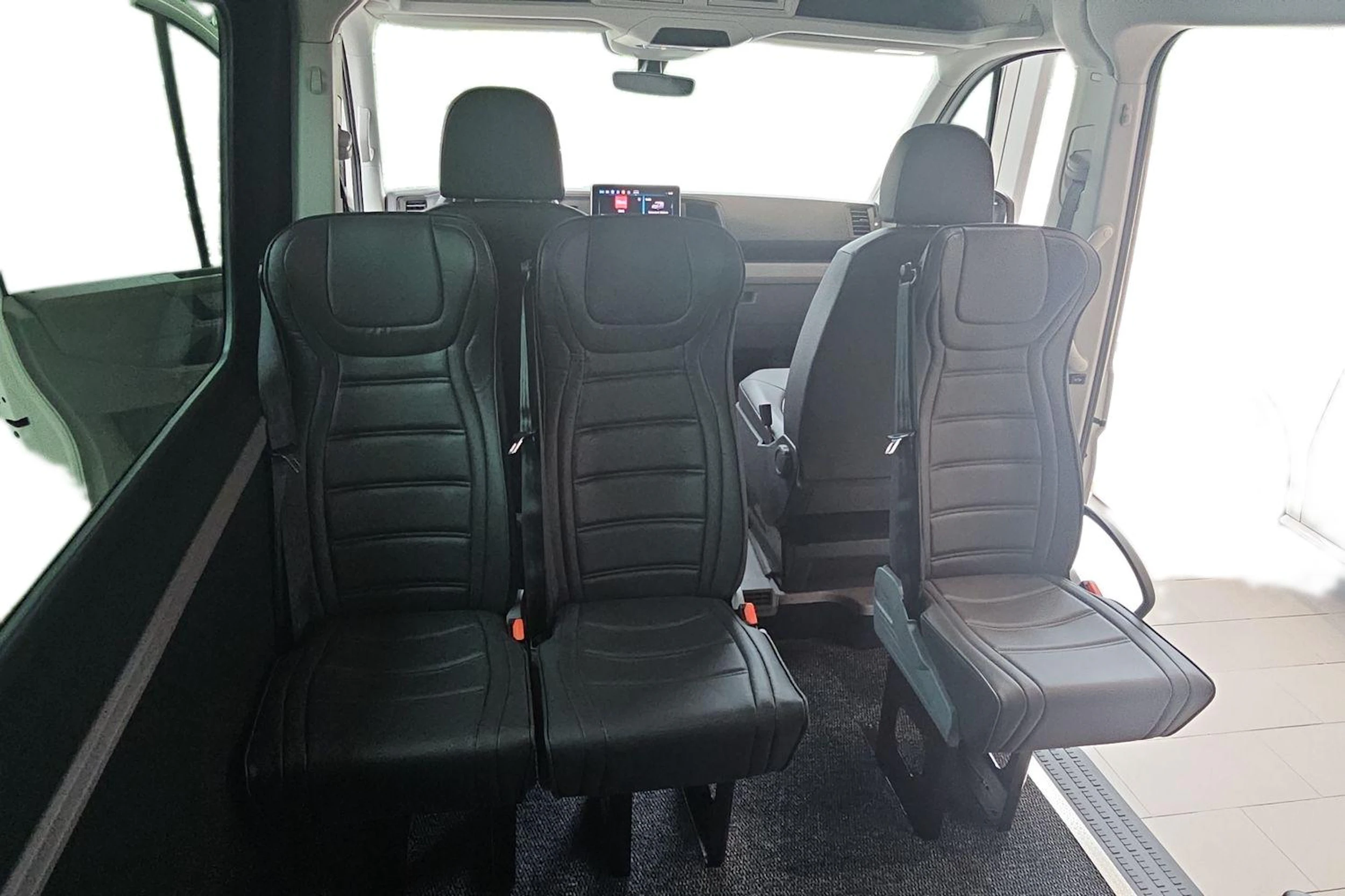 valkoinen Volkswagen Crafter 2026 kuva 11.