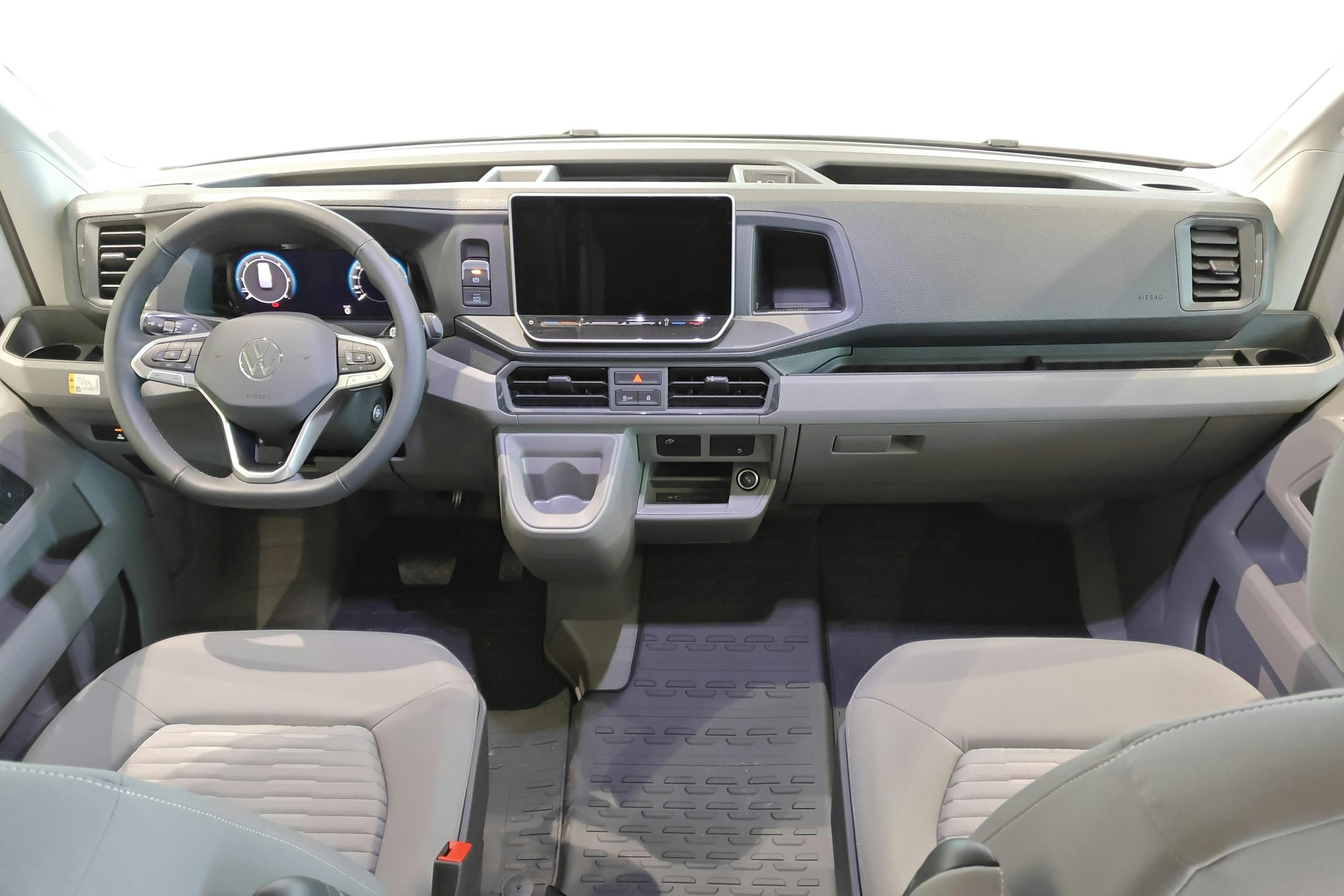 valkoinen Volkswagen Crafter 2026 kuva 9.