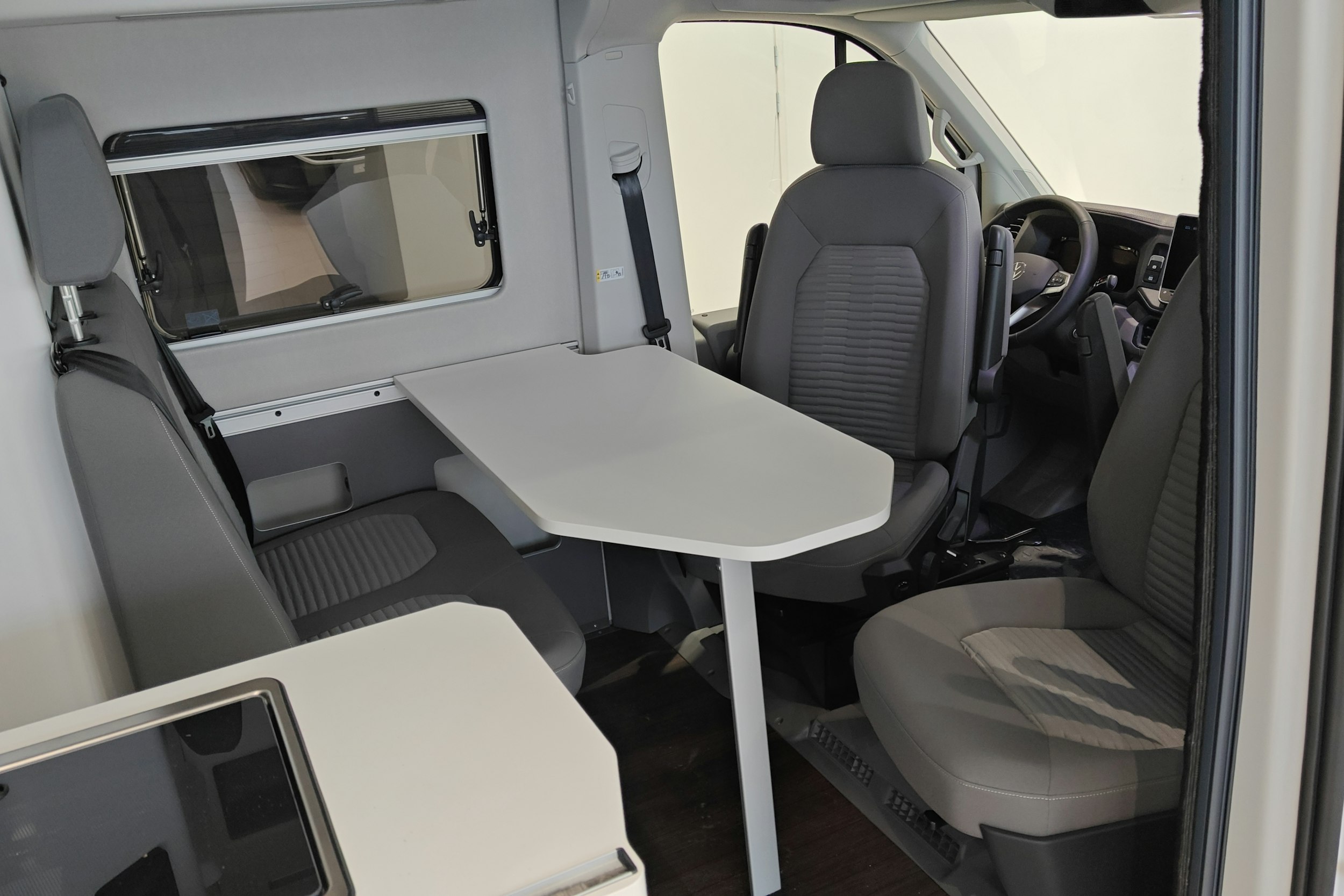 valkoinen Volkswagen Crafter 2026 kuva 23.