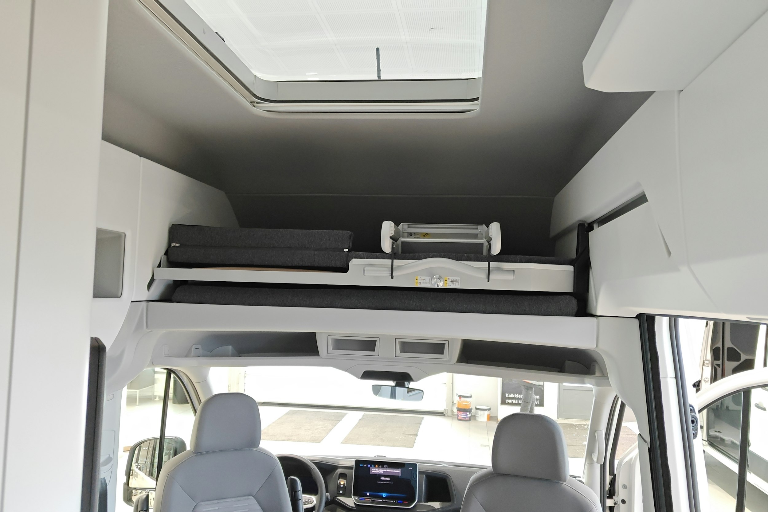 valkoinen Volkswagen Crafter 2026 kuva 24.