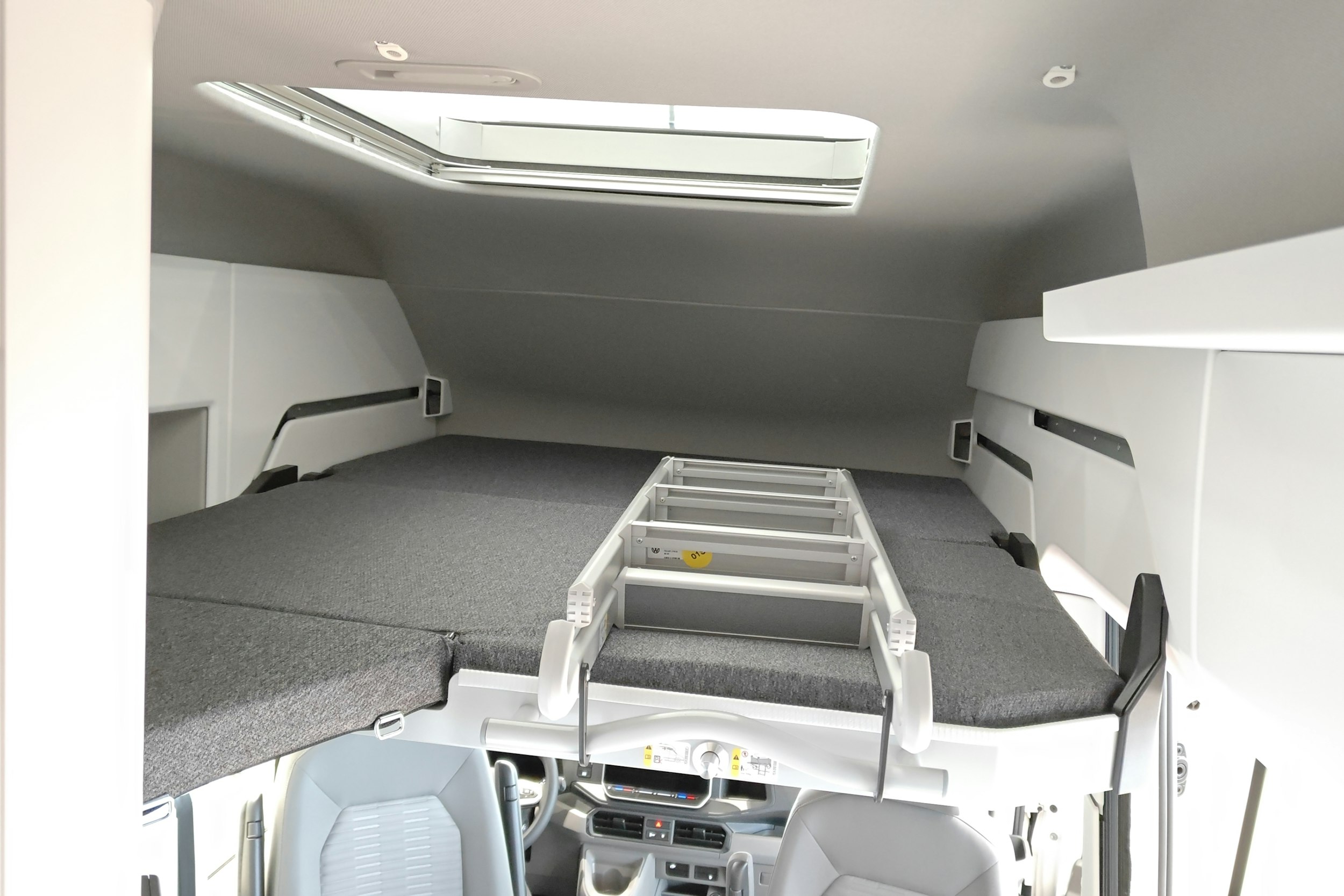 valkoinen Volkswagen Crafter 2026 kuva 25.